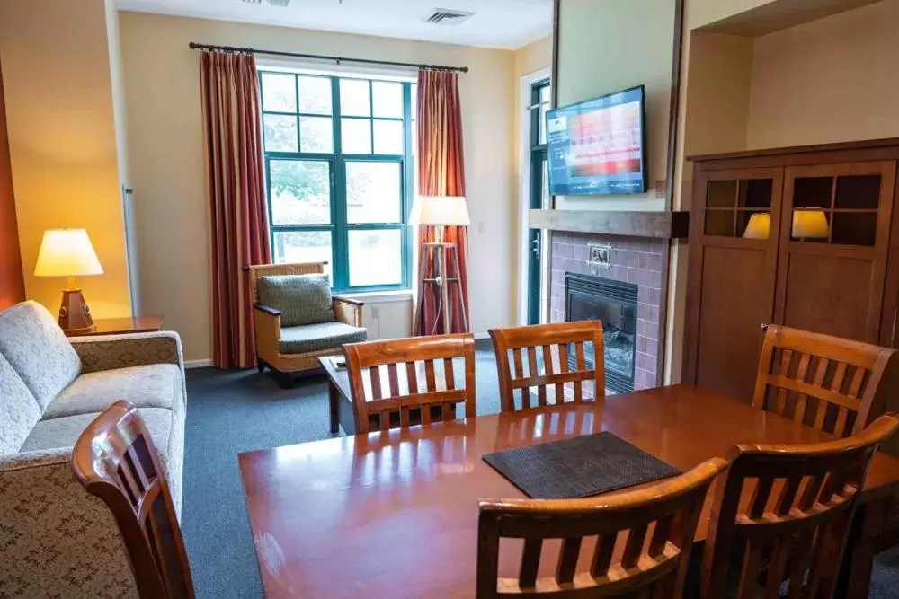 Living room, Seating Area in The Appalachian at Mountain Creek