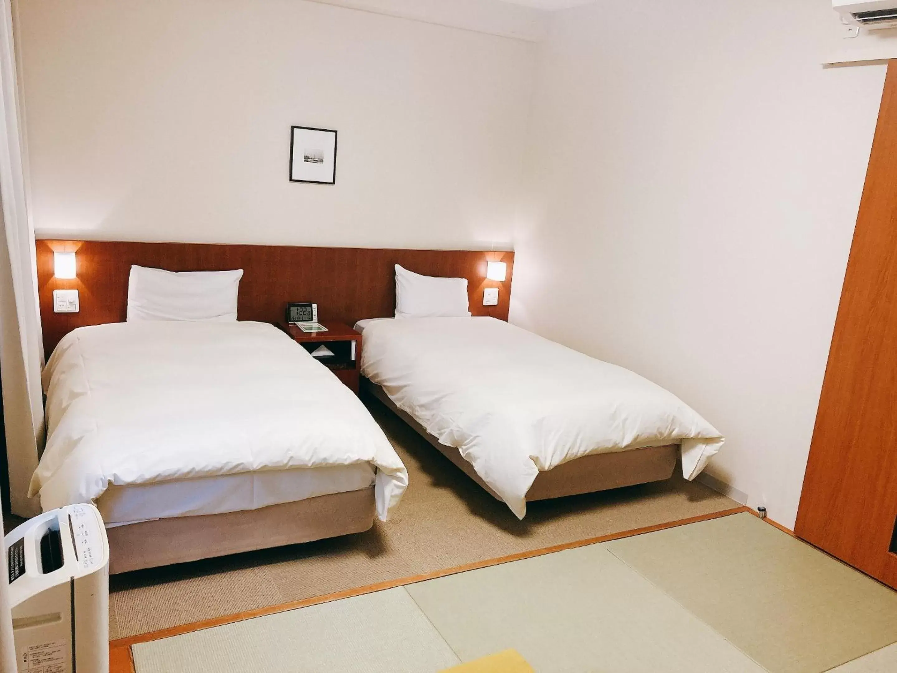Photo of the whole room, Bed in Dormy Inn Kanazawa Natural Hot Spring