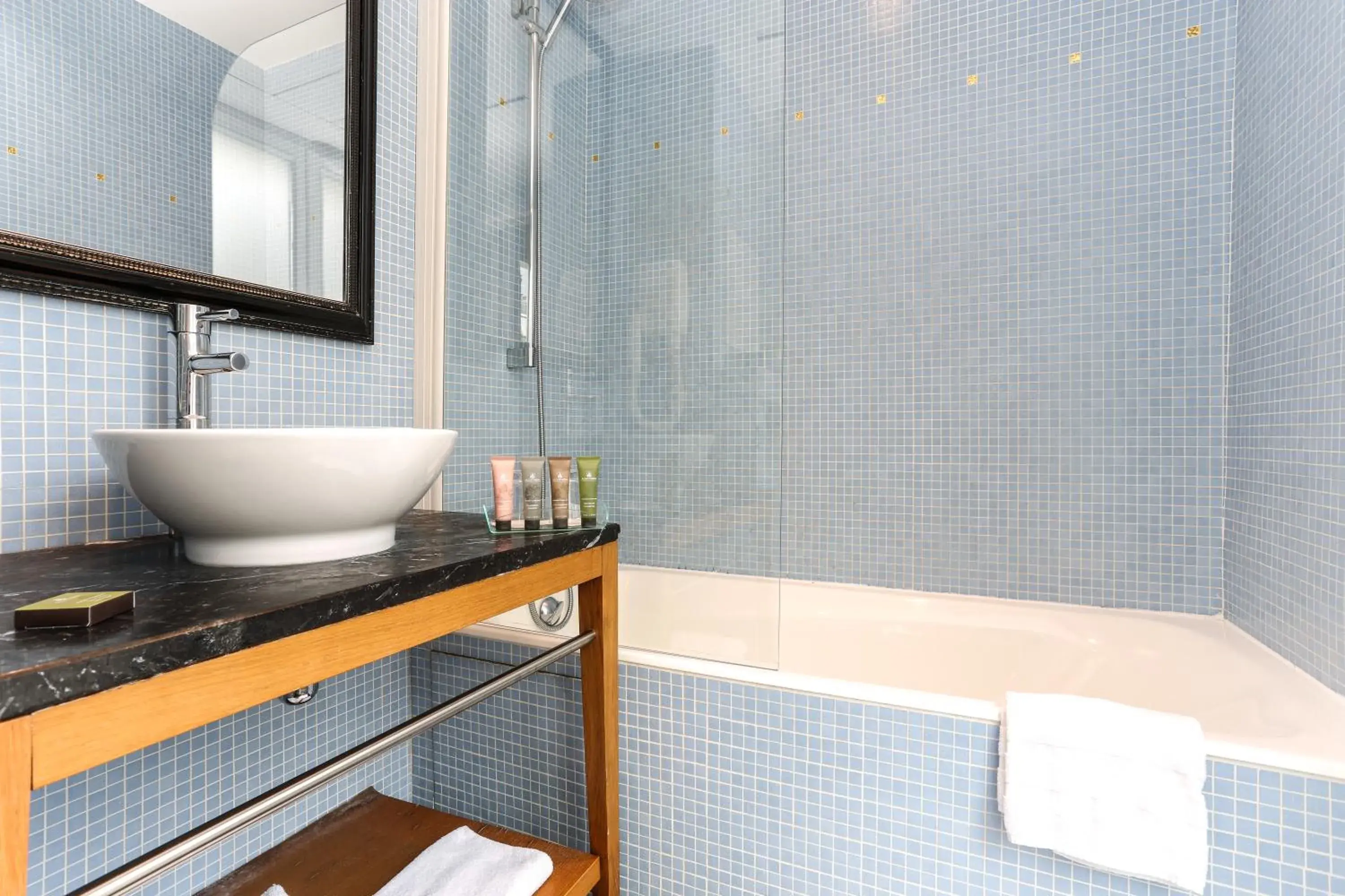 Shower, Bathroom in Avalon Hotel - Gare Du Nord Paris