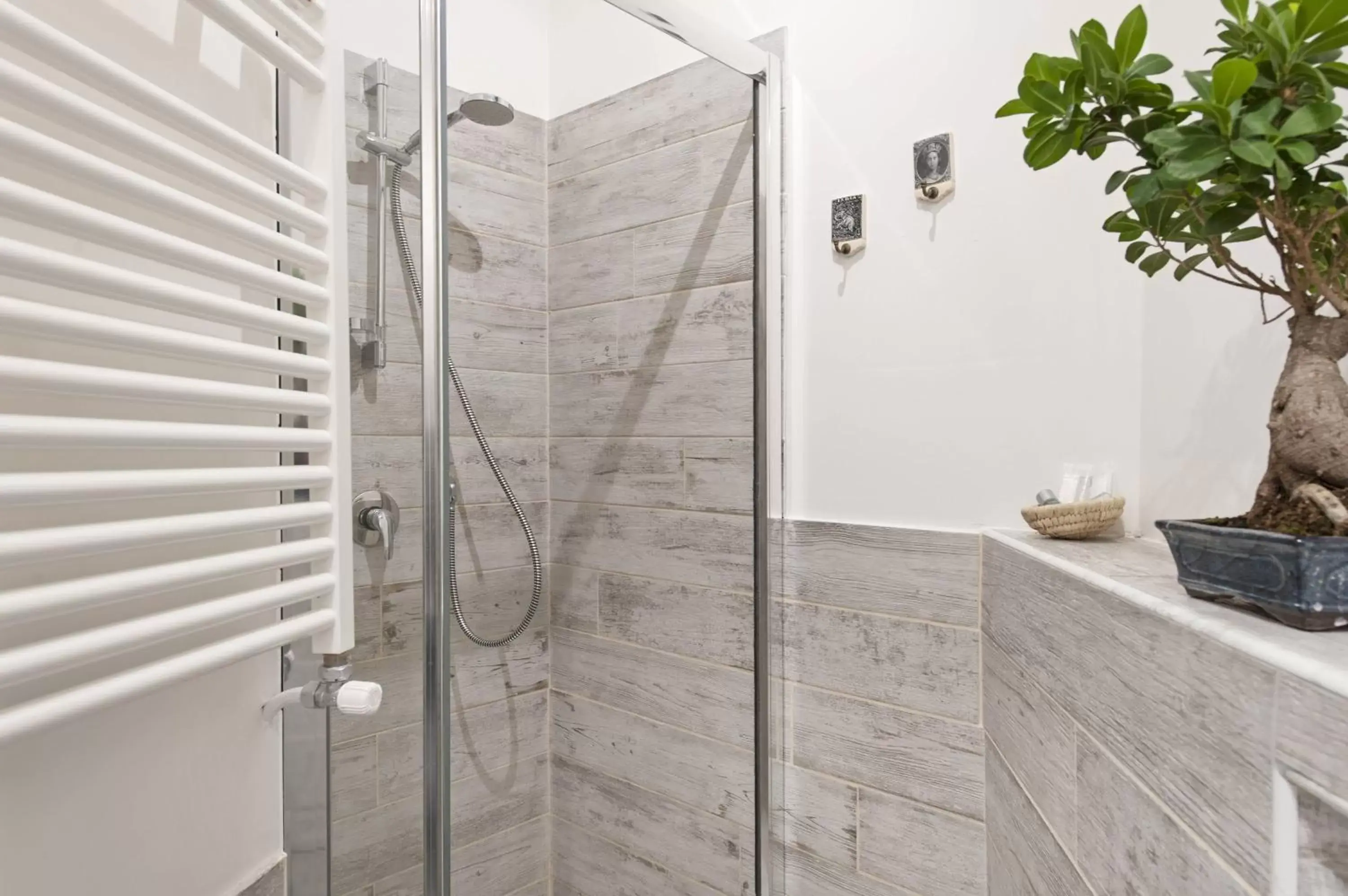 Shower, Bathroom in B&B Exa Rooms - Just Rome