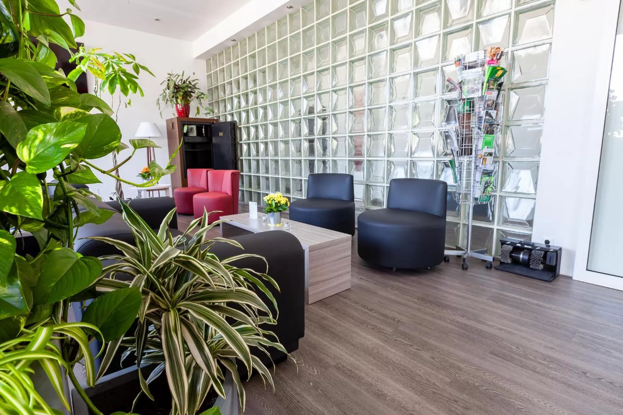 Lobby or reception in Ruhr Inn Hotel