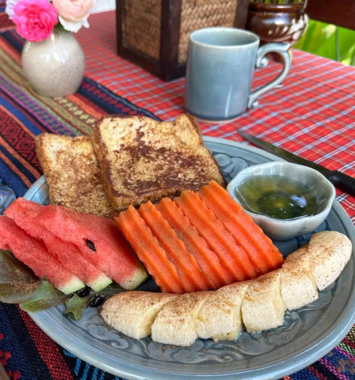 American breakfast in Pura Vida Pai Resort