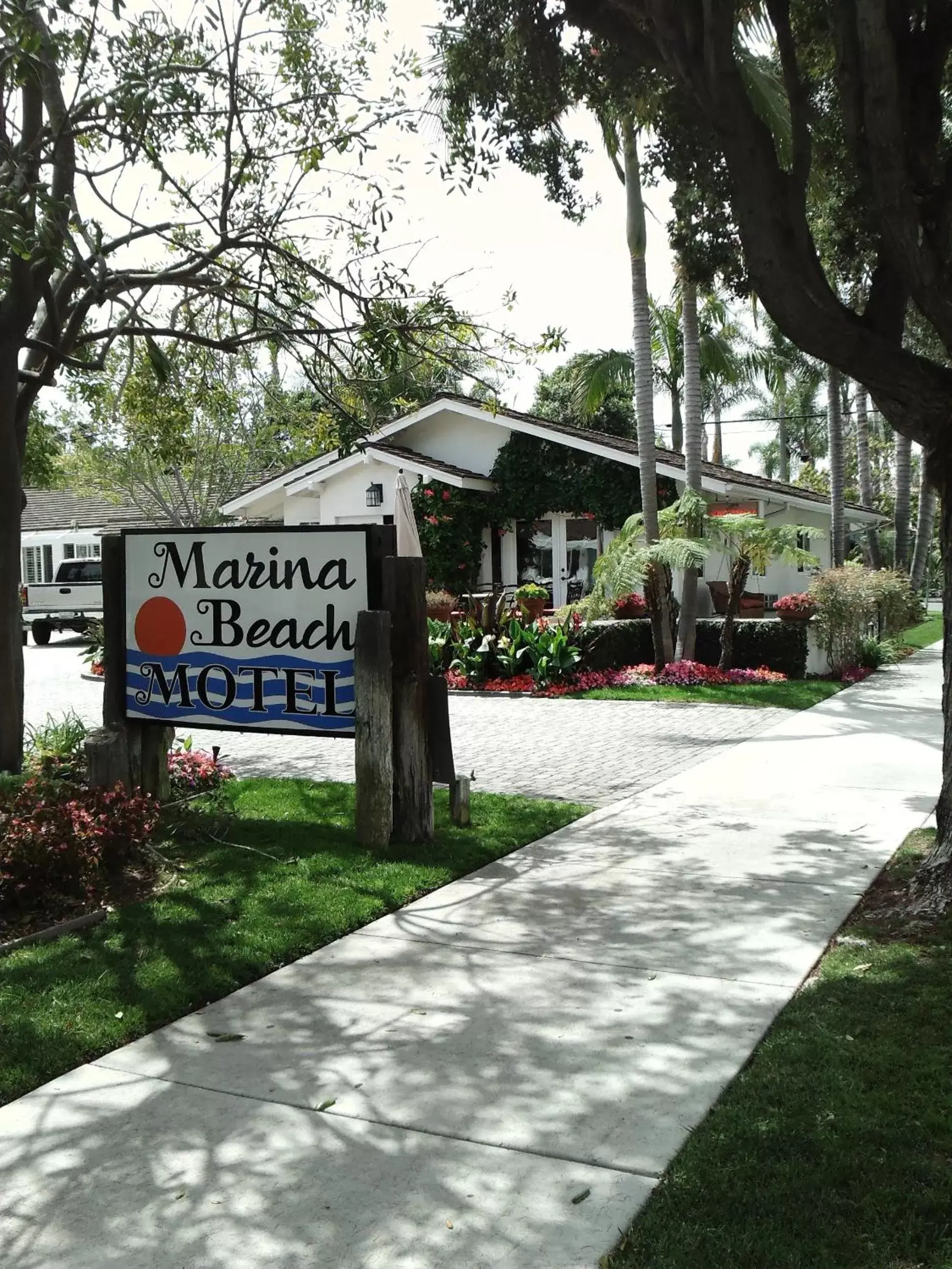 Facade/entrance in Marina Beach Motel Facade/entrance in Marina Beach Motel
