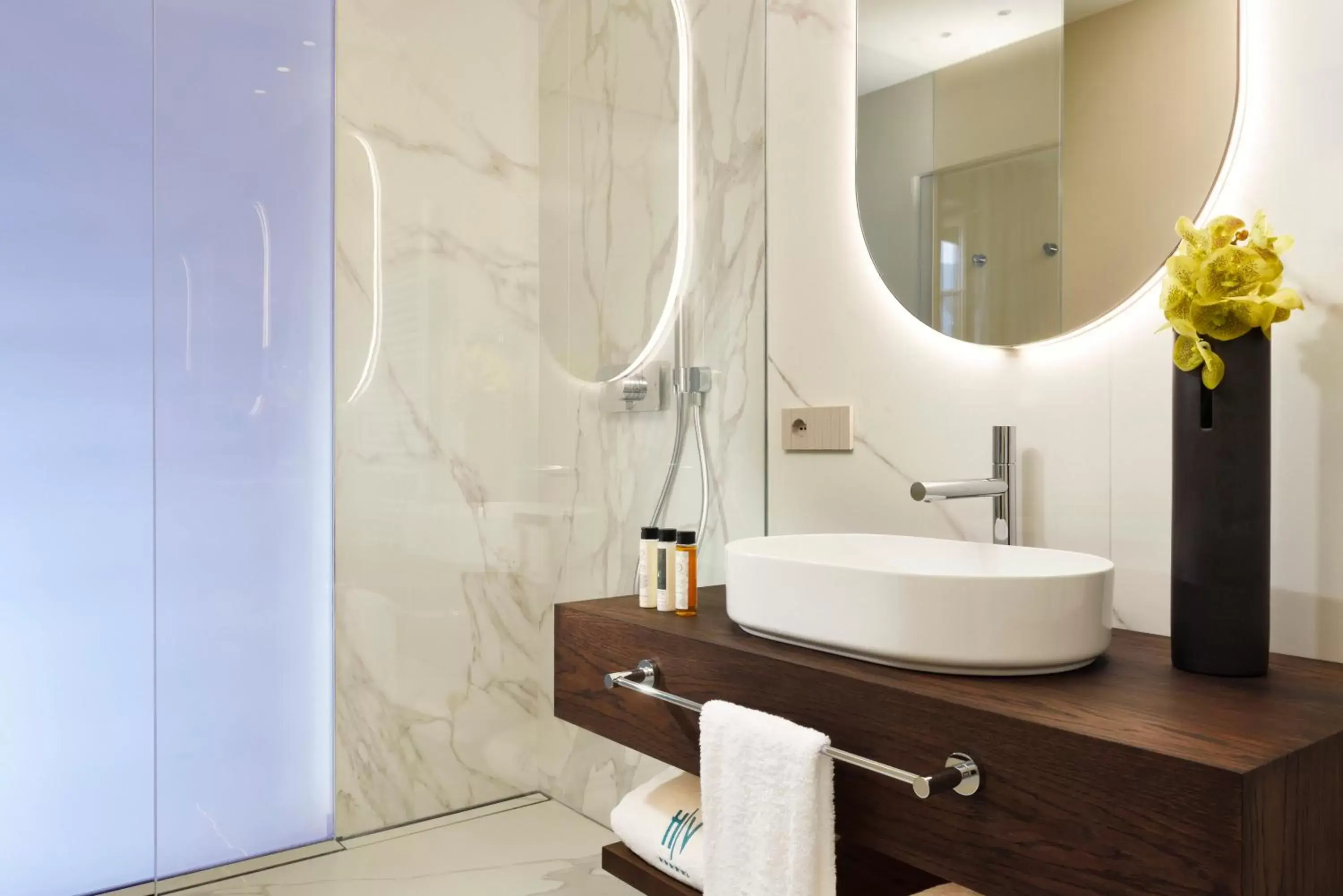 Bathroom in Grand Hotel Victoria concept & spa, by R Collection Hotels