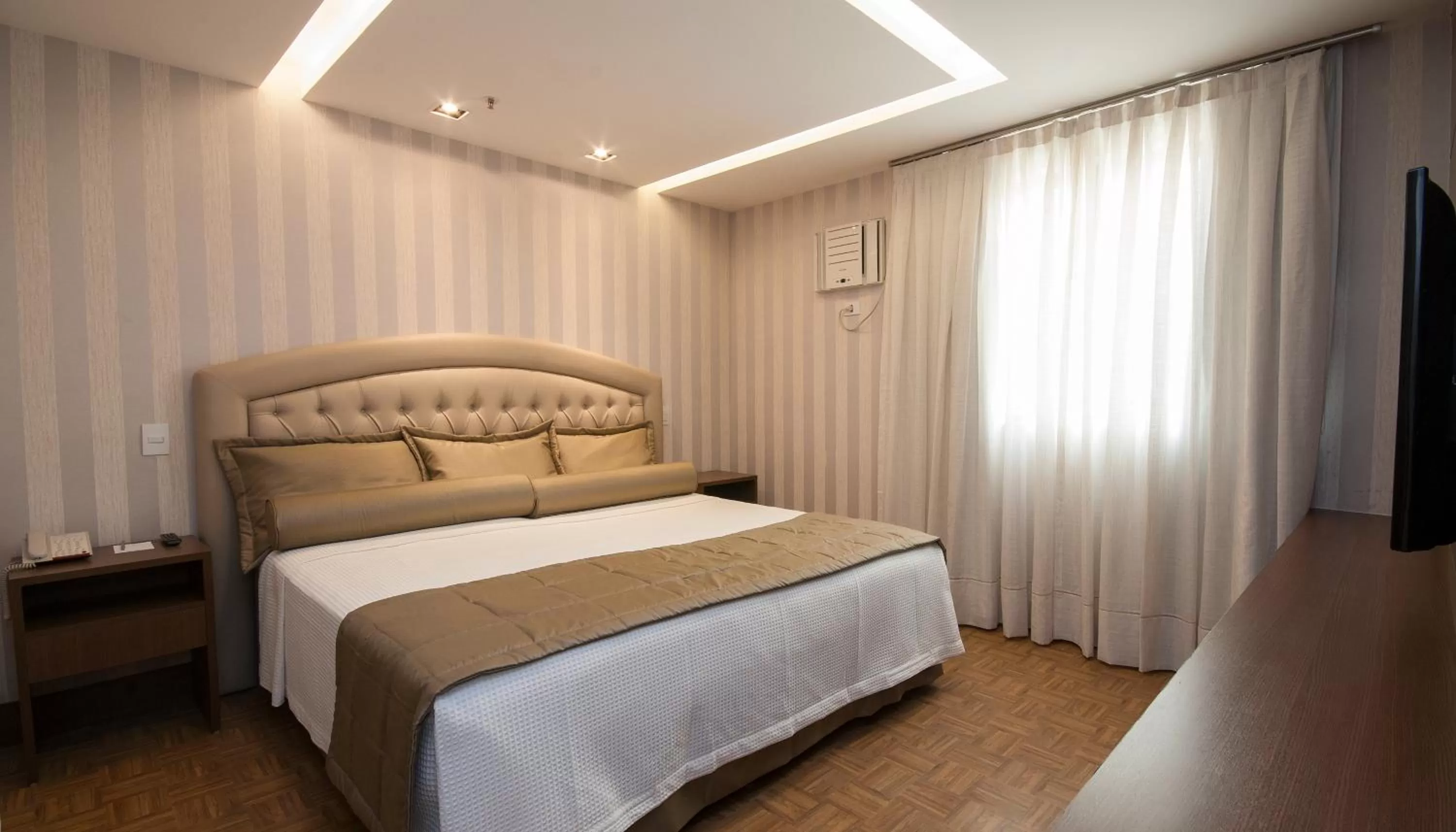 Property building, Bed in Américas Granada Hotel