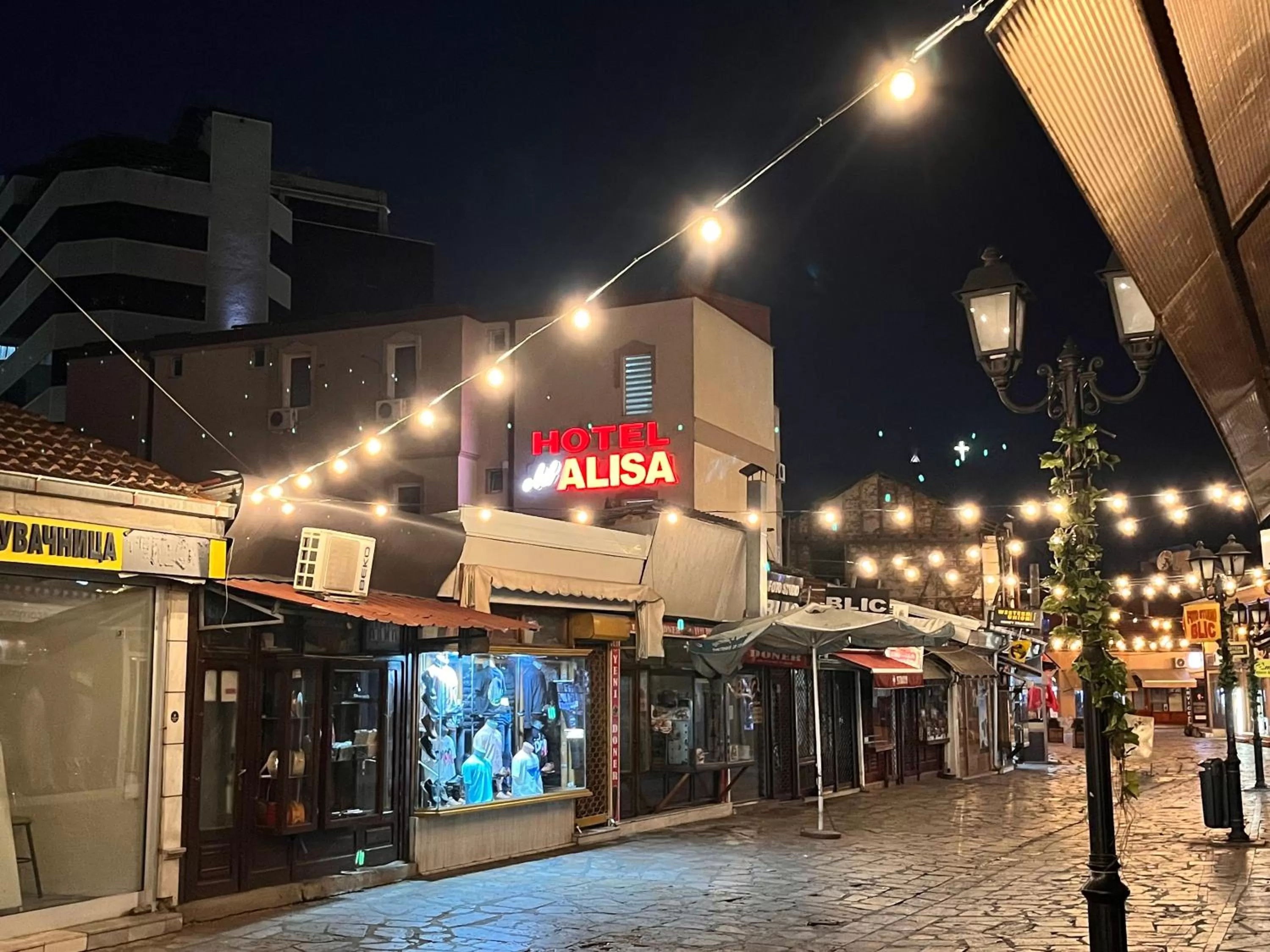 Property Building in Hotel Old Alisa