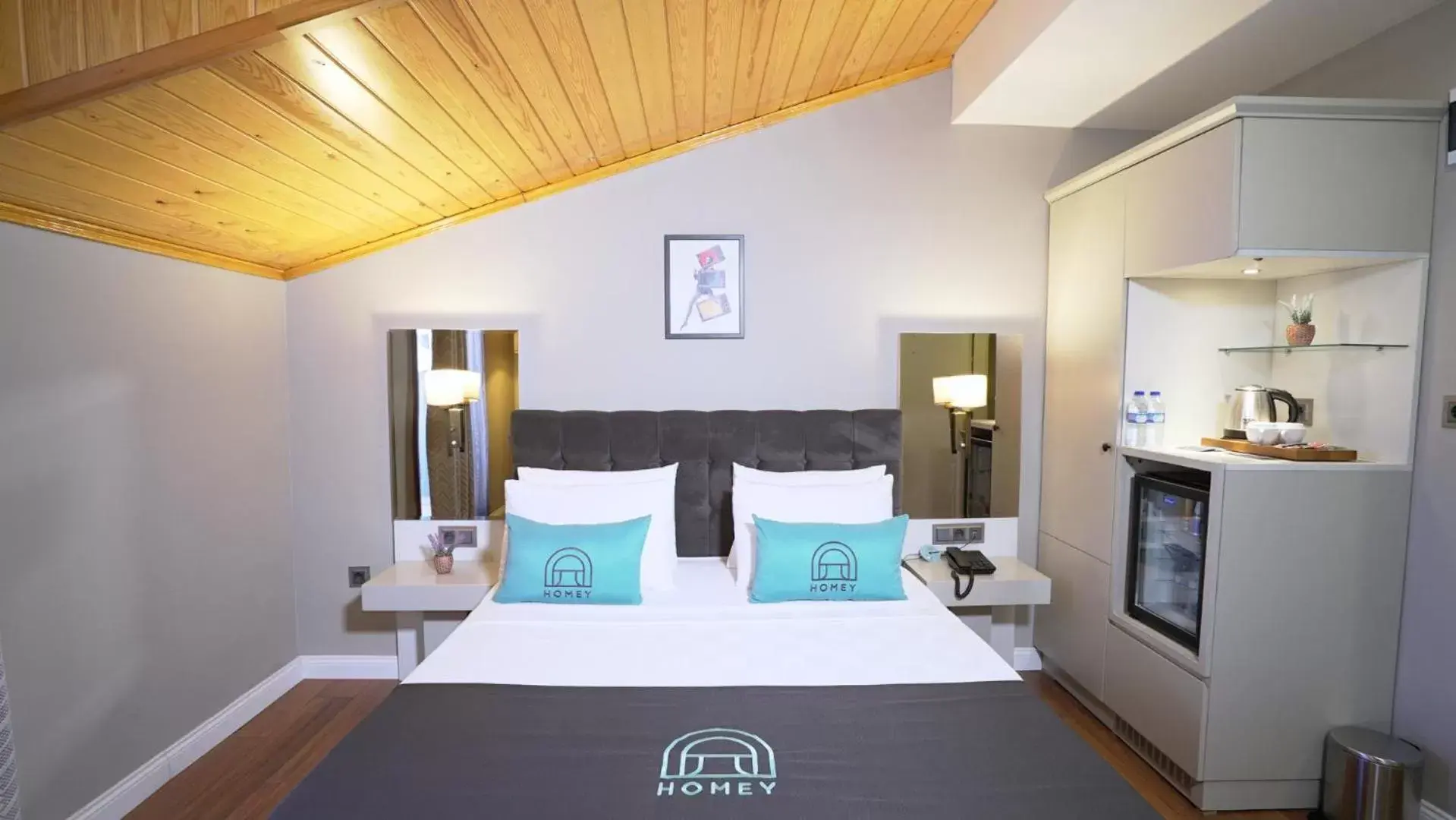 Junior Suite in Homey AirPort Hotel Junior Suite in Homey AirPort Hotel