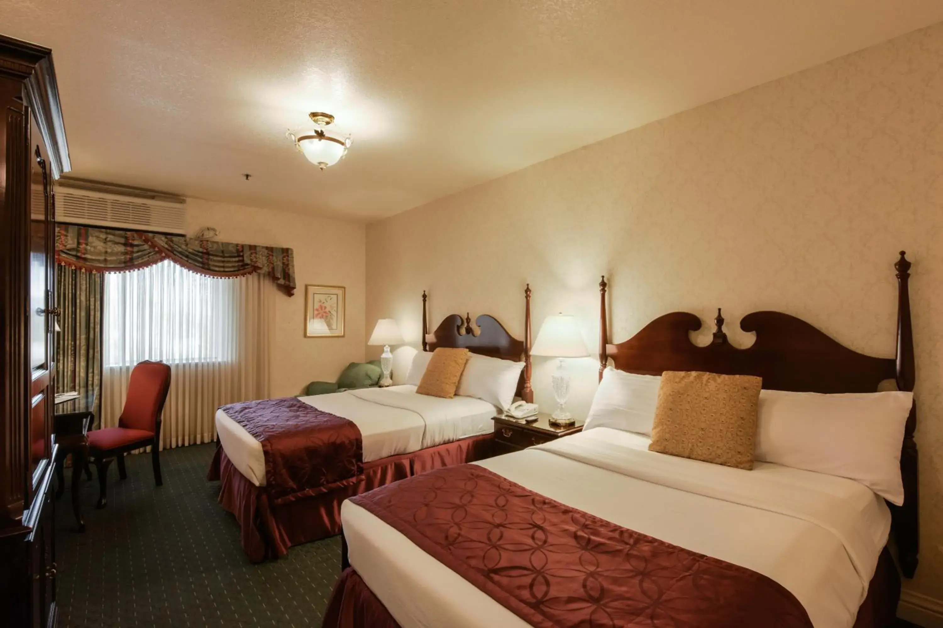 Bedroom, Bed in Carlyle Hotel