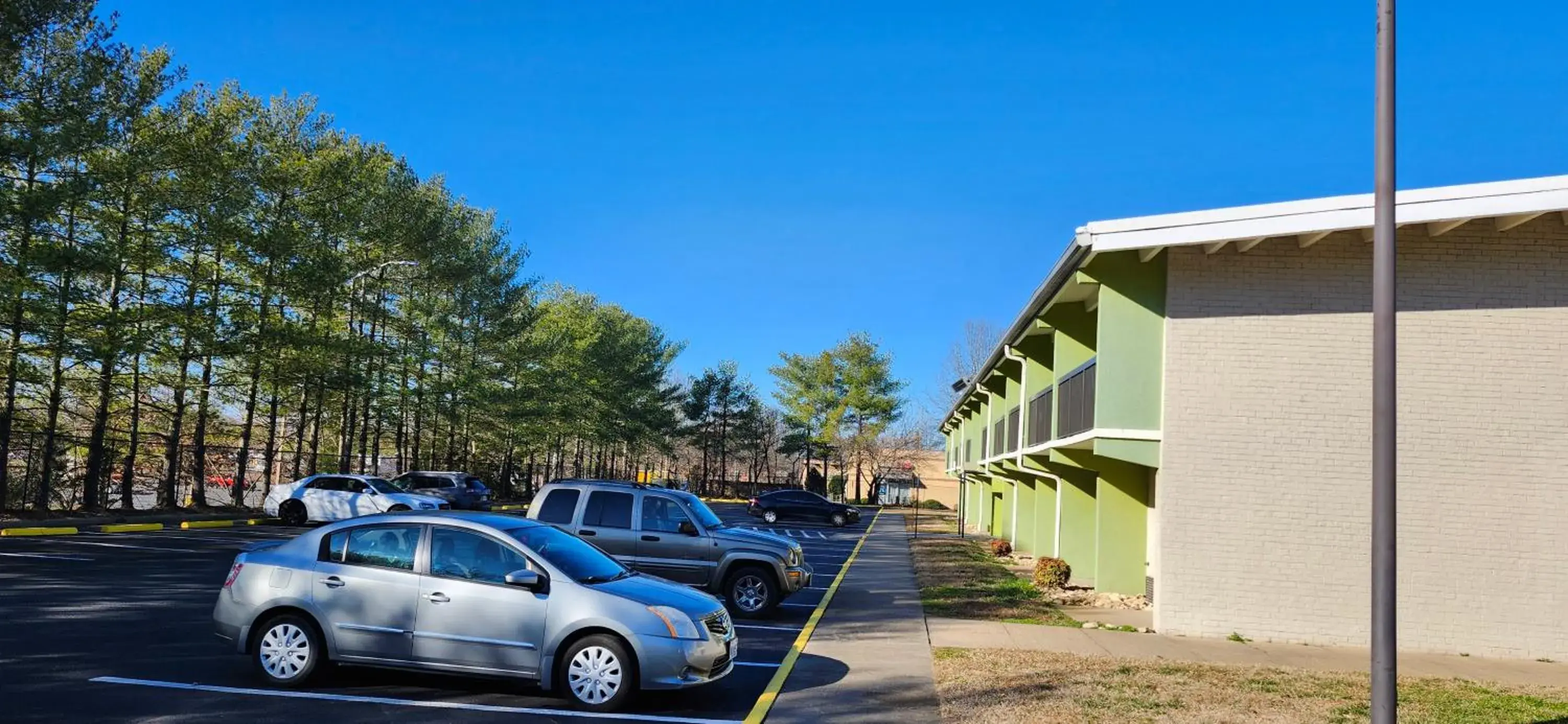 Parking, Property Building in Quality Inn North