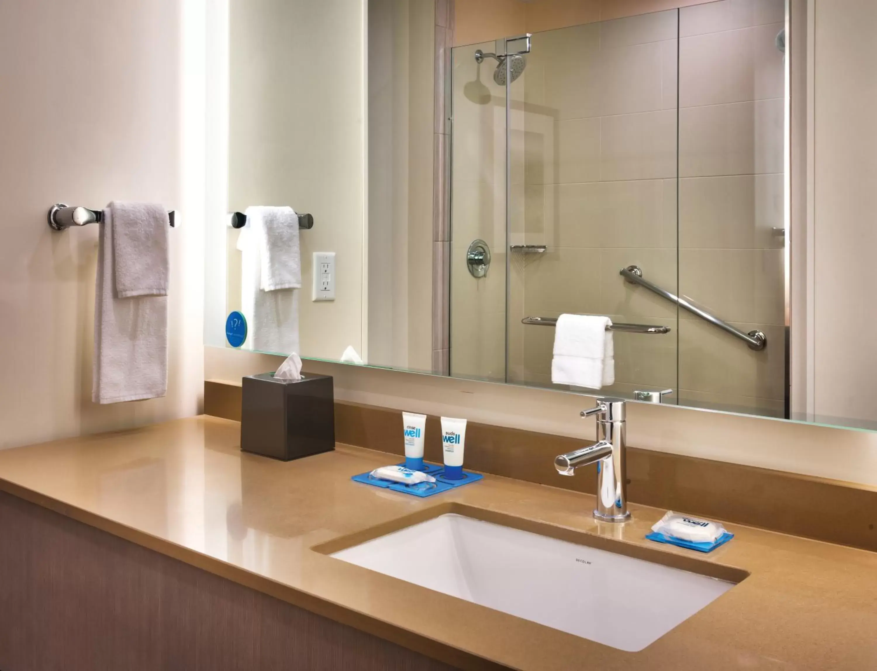 King Room with Roll-In Shower - Disability Access in Hyatt House at Anaheim Resort/Convention Center