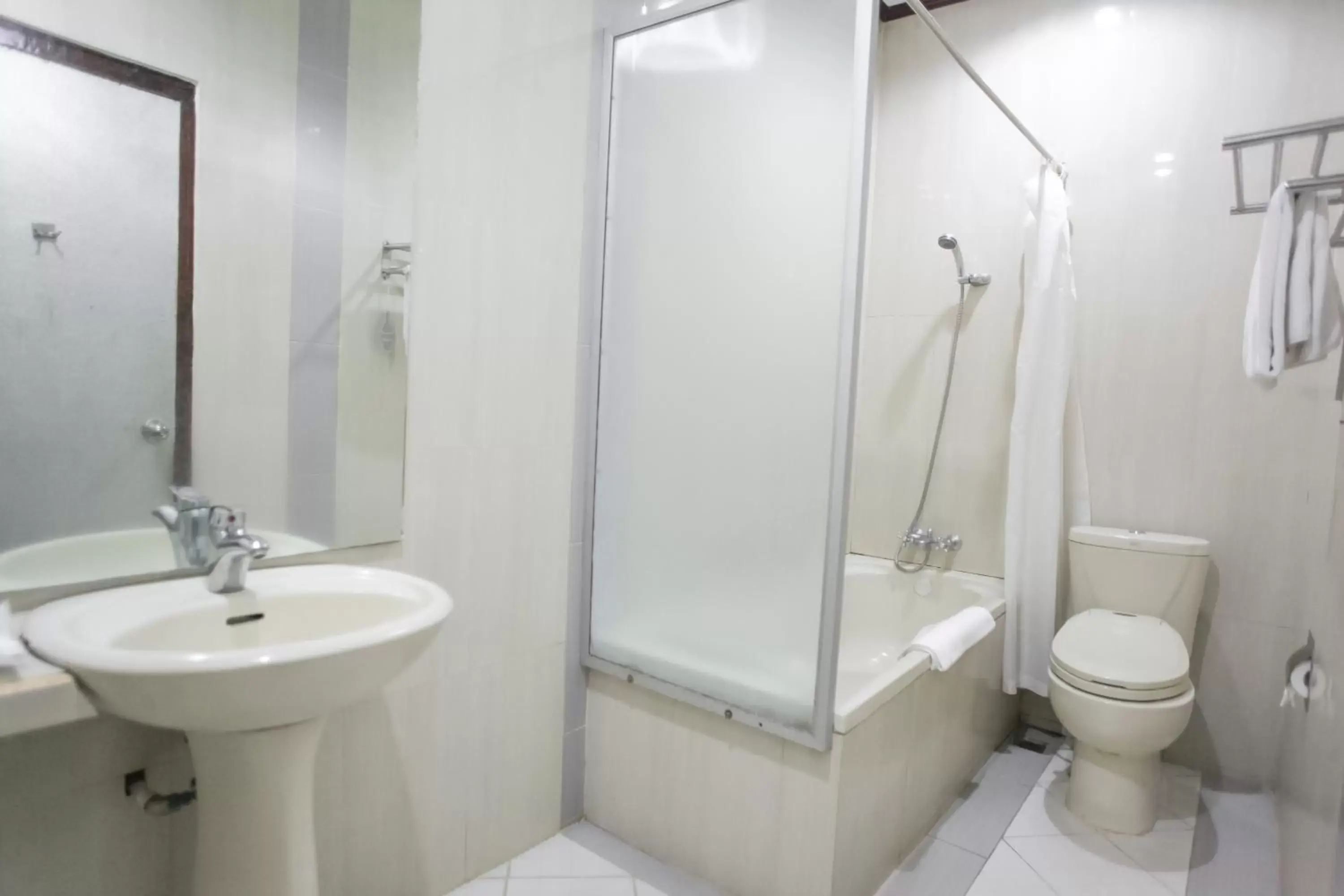 Bathroom in Inna Tretes Hotel & Resort