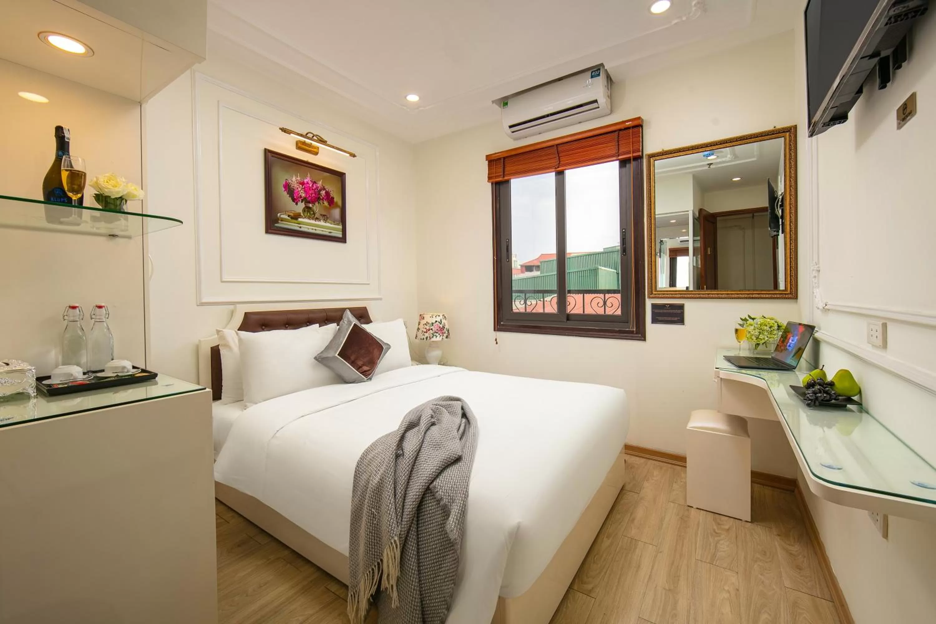 Bed in TrangTrang Classy Hotel