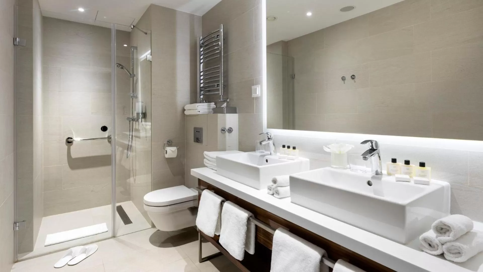 Shower in Hotel Sopot - Hotel, Conference & SPA