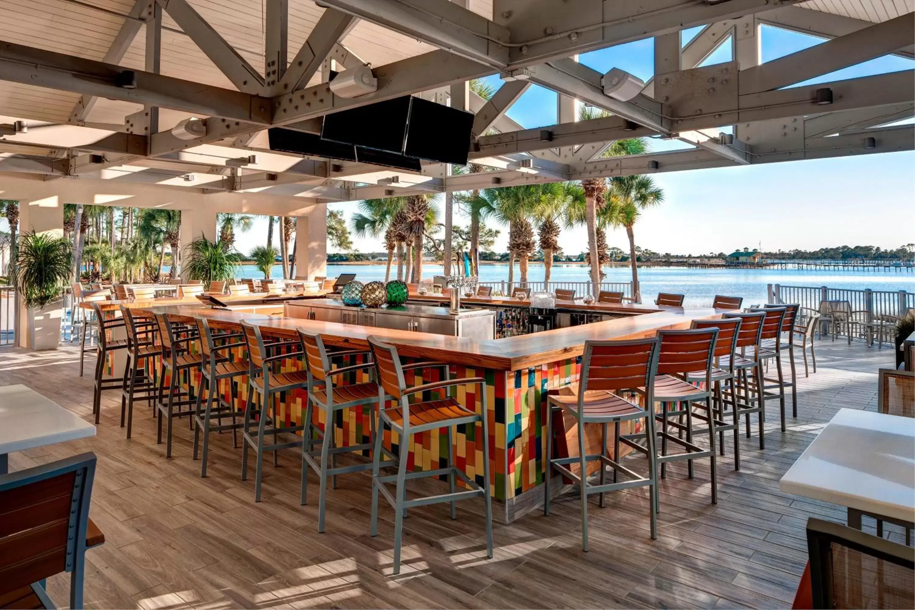 Restaurant/places to eat, Lounge/Bar in Bluegreen's Bayside Resort and Spa at Panama City Beach
