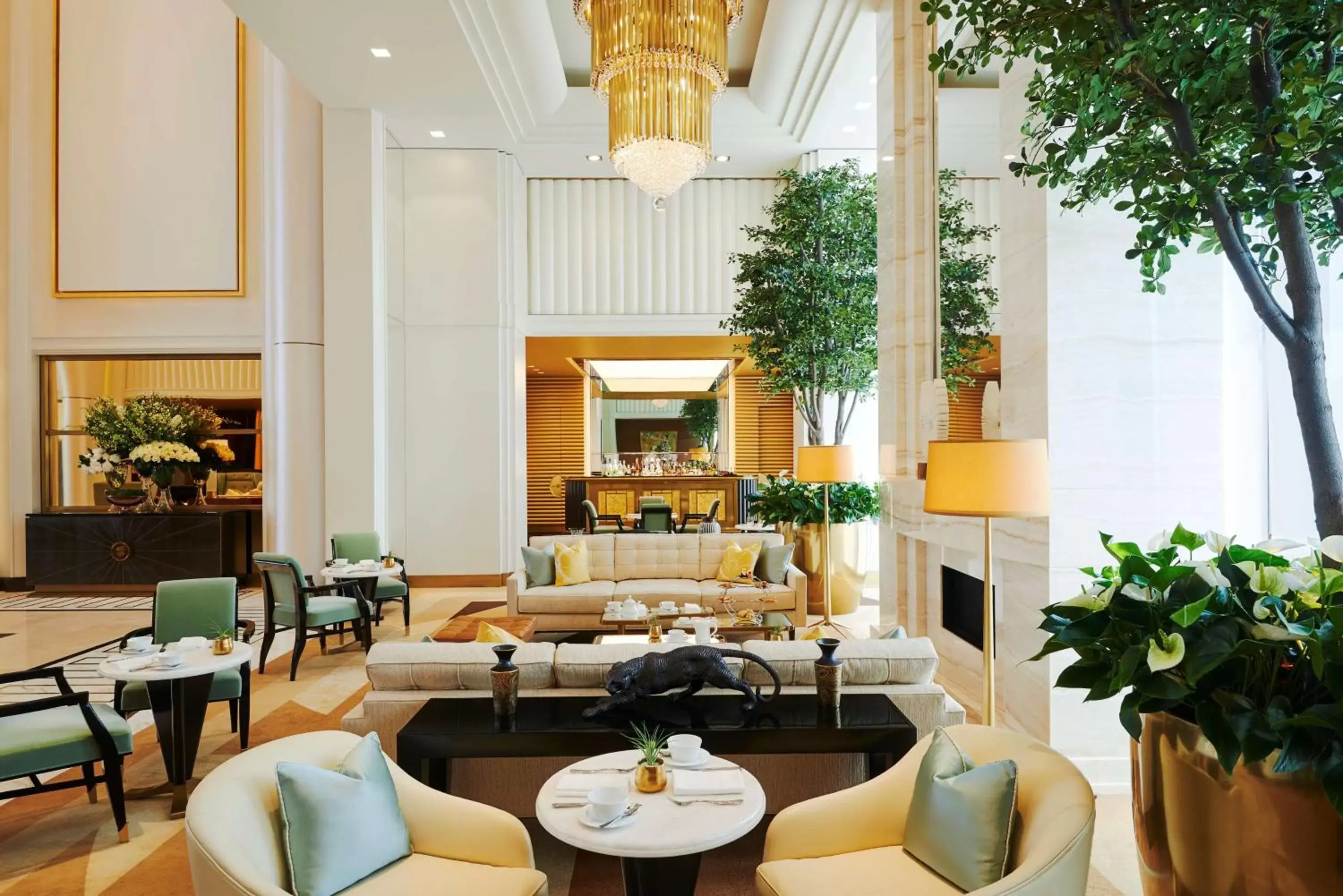Lounge or bar, Restaurant/Places to Eat in Waldorf Astoria Beverly Hills