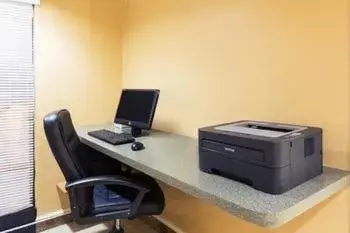 Business facilities, Business Area/Conference Room in Baymont by Wyndham Lake City