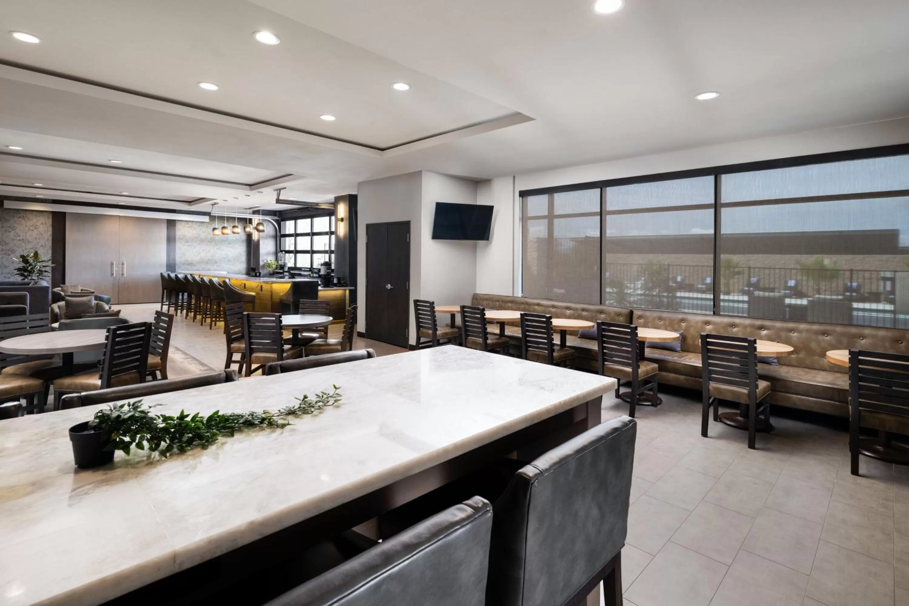 Restaurant/places to eat in SpringHill Suites by Marriott Milpitas Silicon Valley