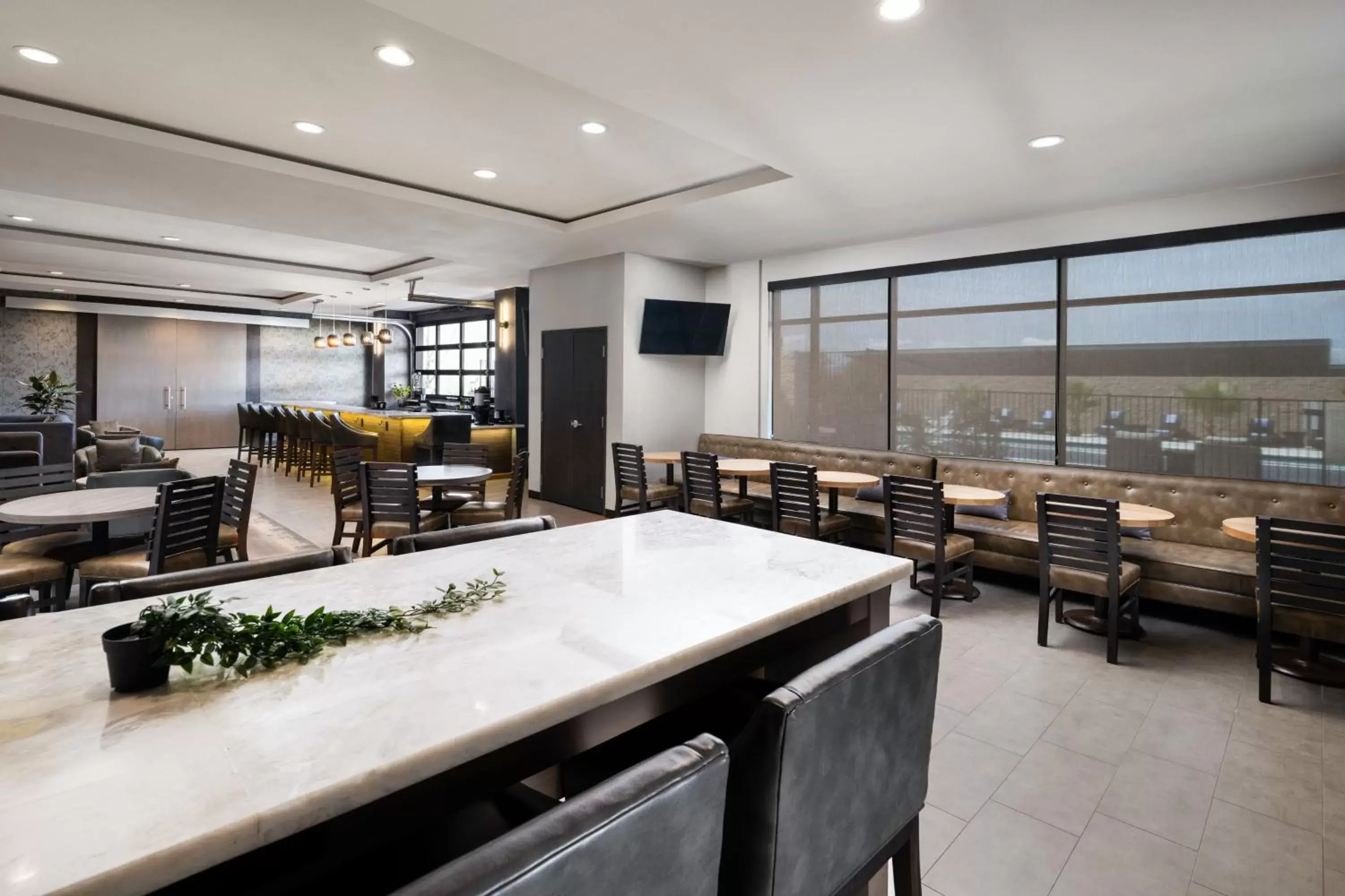 Restaurant/Places to Eat in SpringHill Suites by Marriott Milpitas Silicon Valley