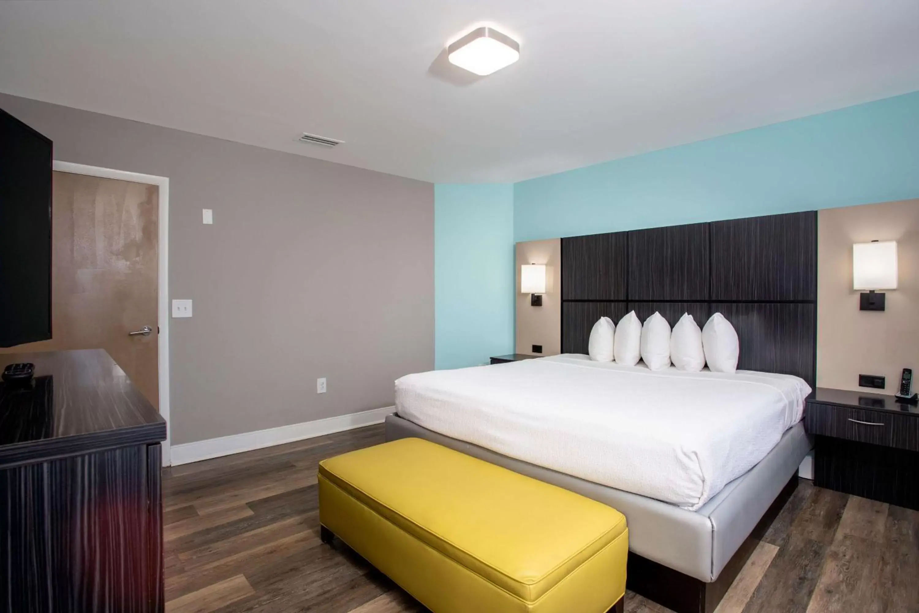 Photo of the whole room, Bed in Best Western St. Augustine Beach Inn