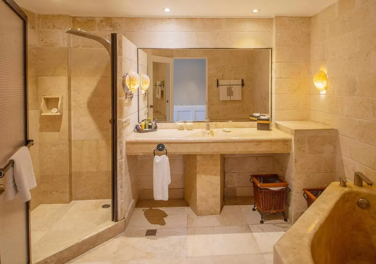 Shower, Bathroom in Plantation Bay Resort and Spa