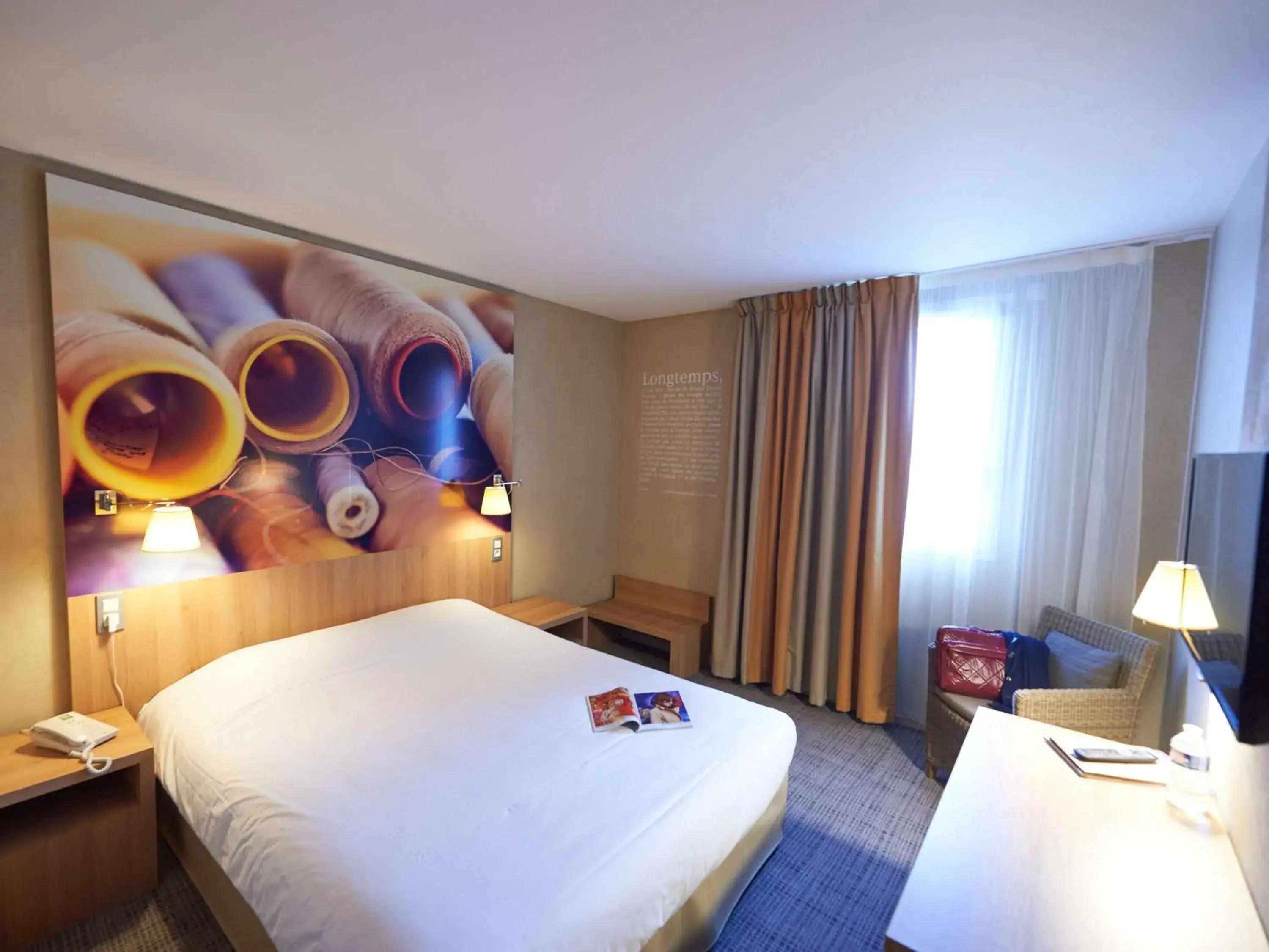 Photo of the whole room, Bed in ibis Styles Cholet