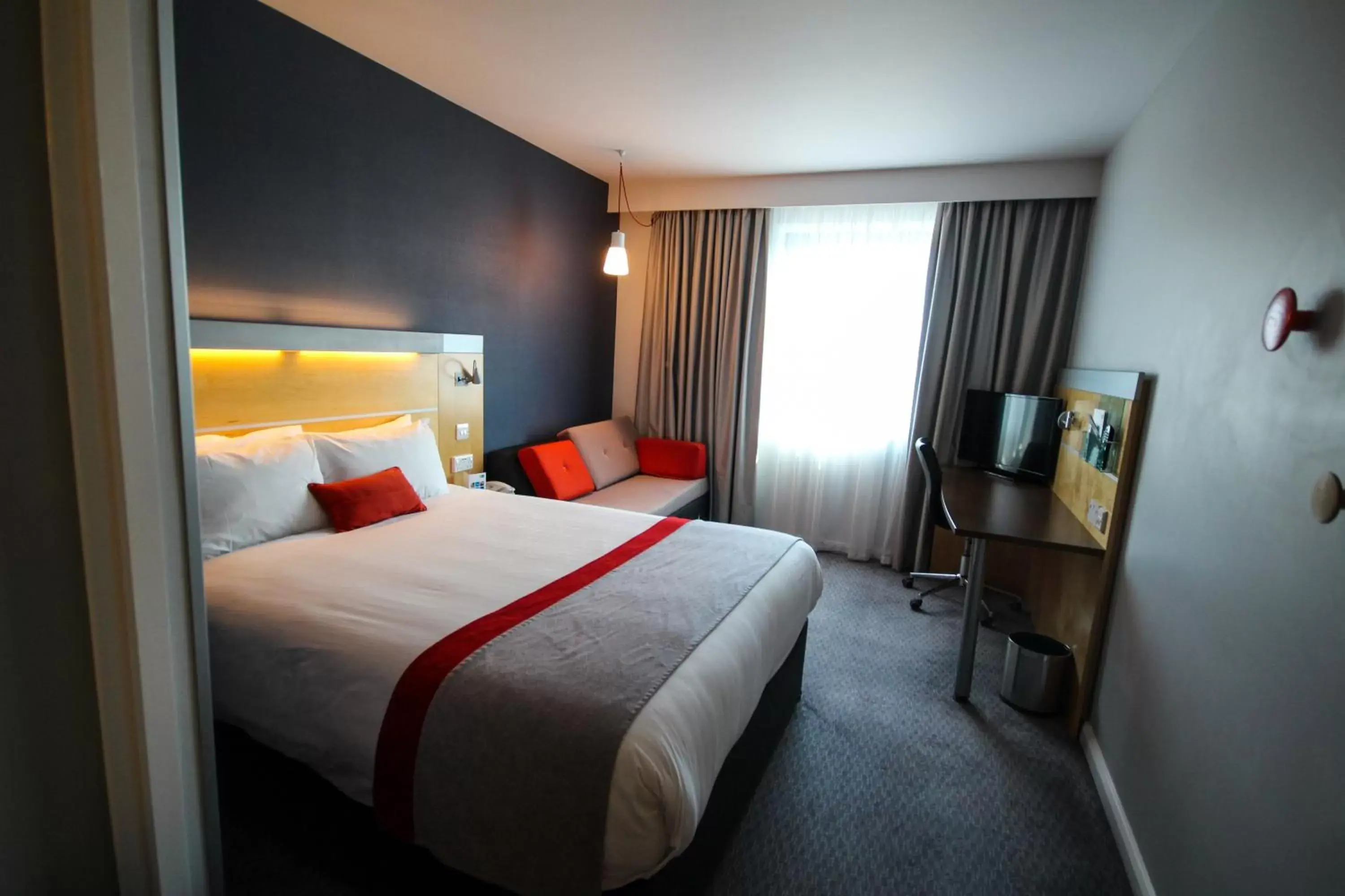 Bedroom, Bed in Holiday Inn Express Doncaster, an IHG Hotel