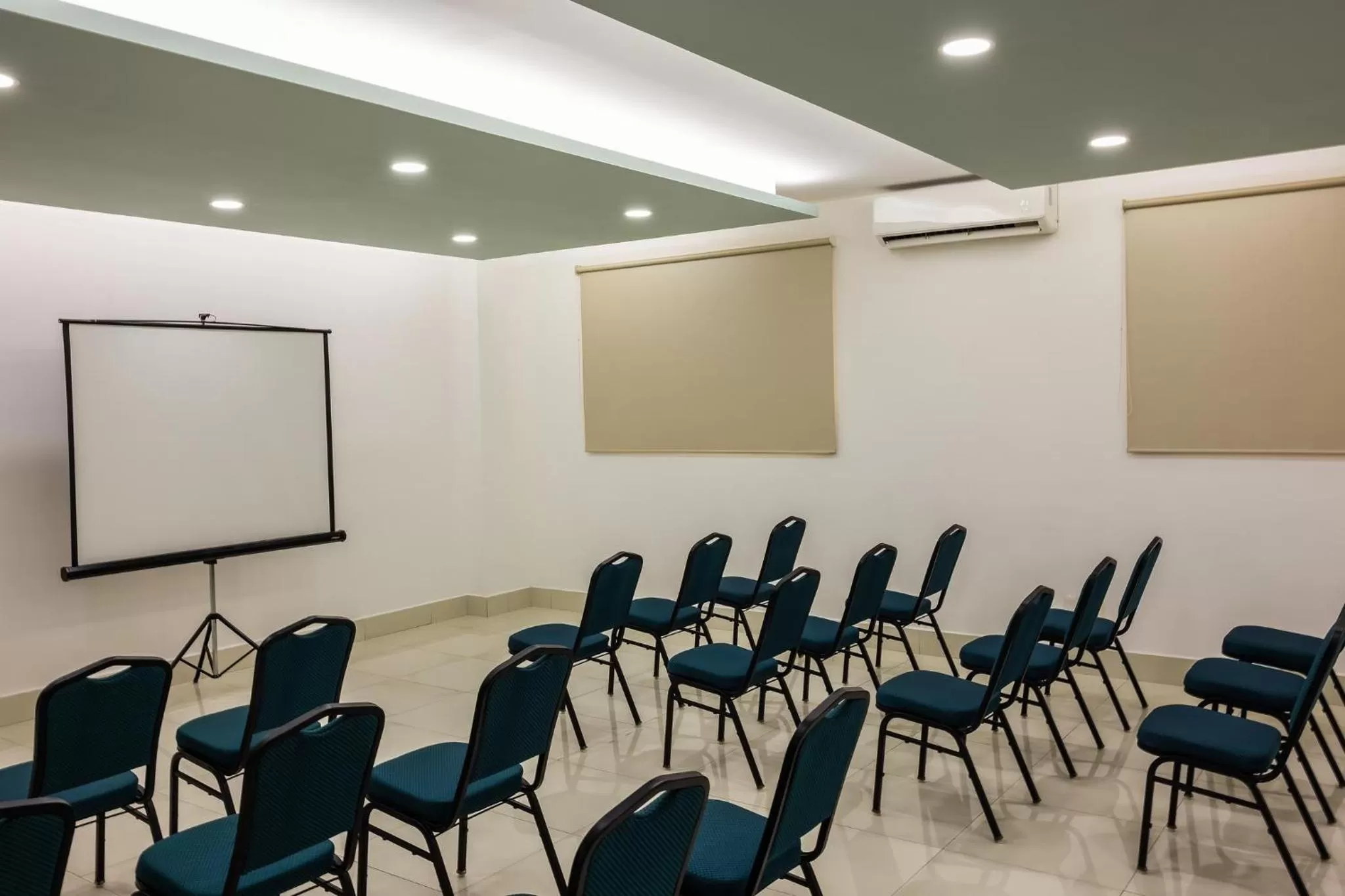 Business facilities in Wyndham Garden Cancun Downtown