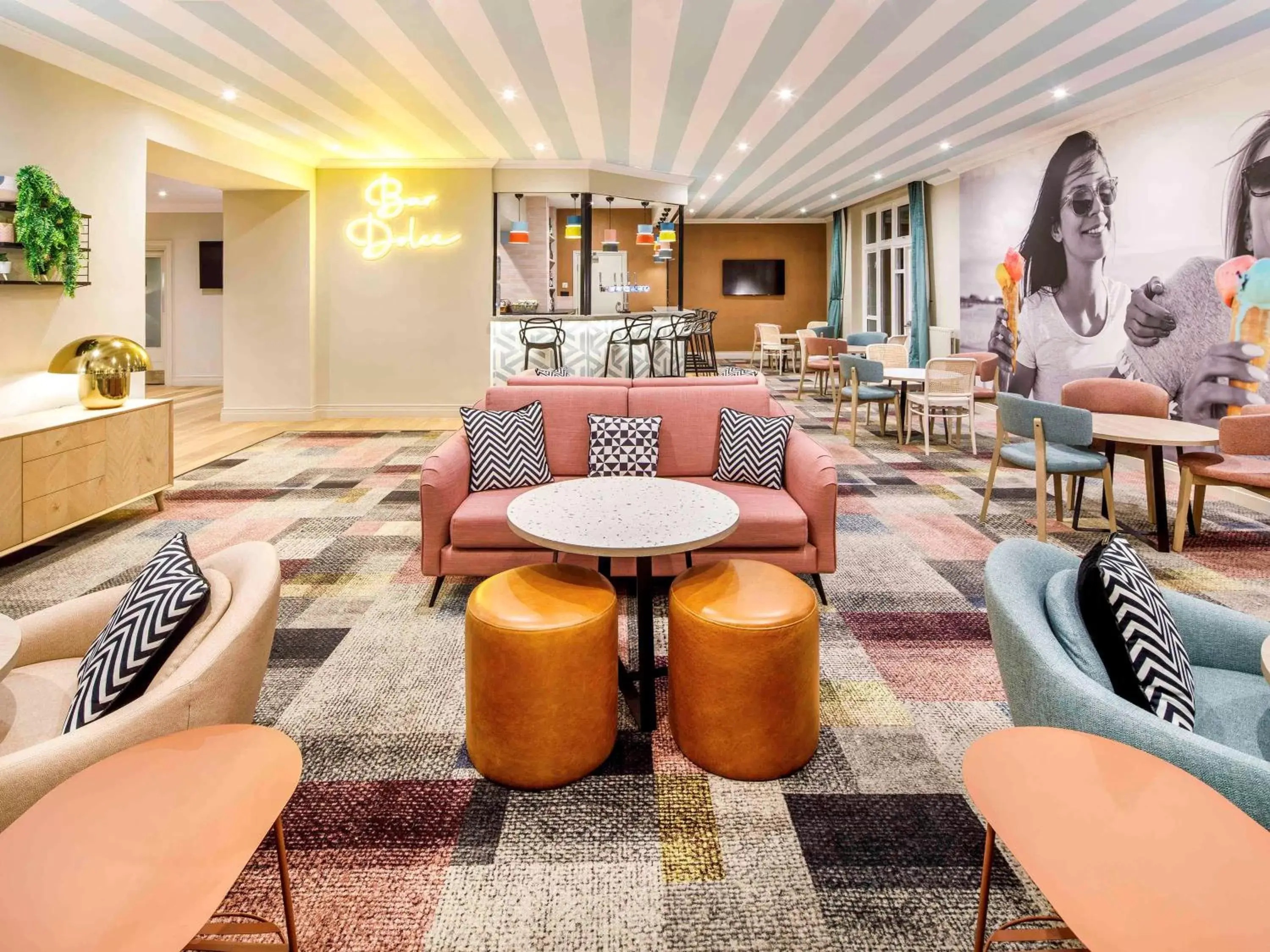 Lounge or bar in ibis Styles Bournemouth