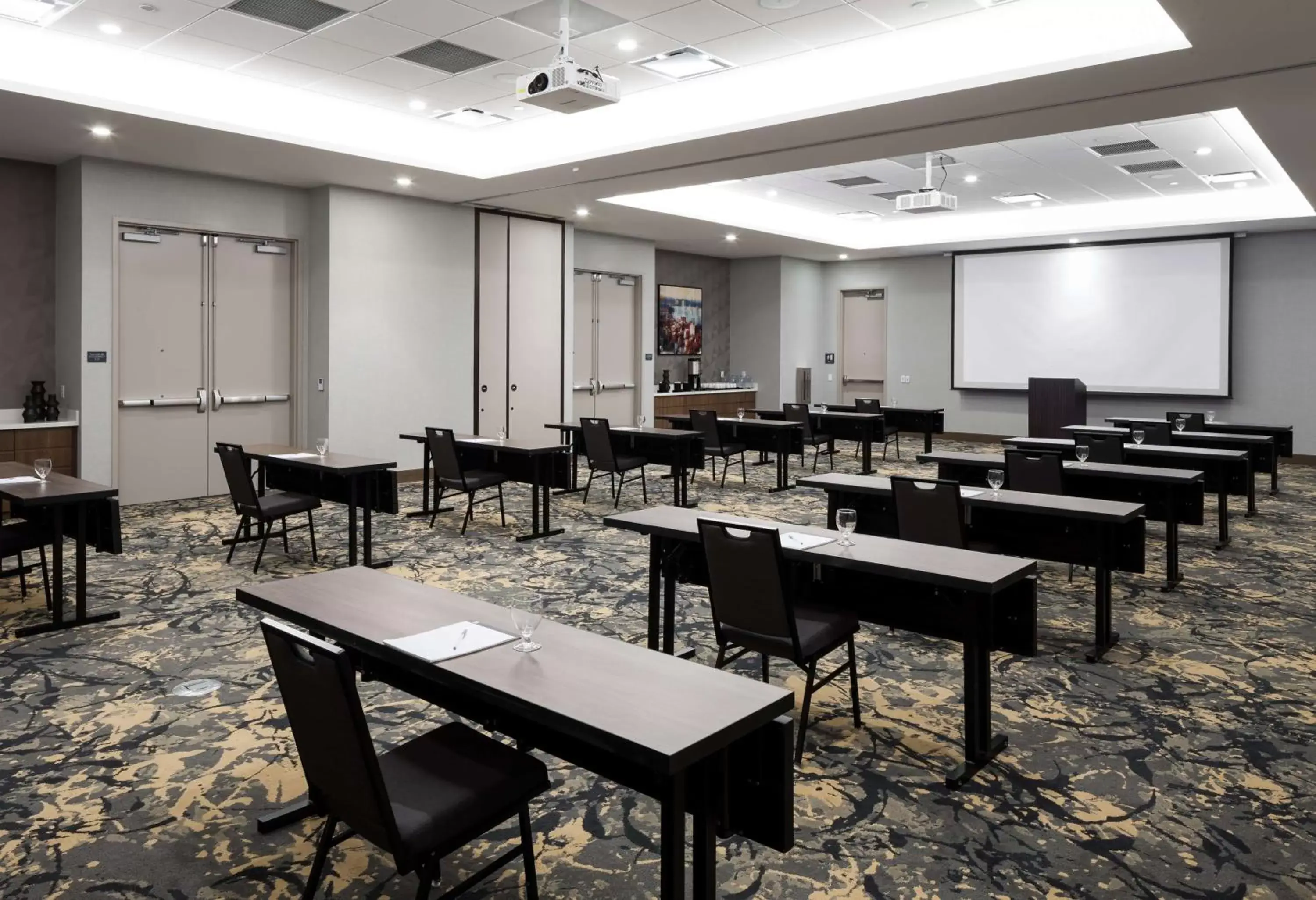 Meeting/conference room, Restaurant/Places to Eat in Hilton Garden Inn Madison Downtown, WI