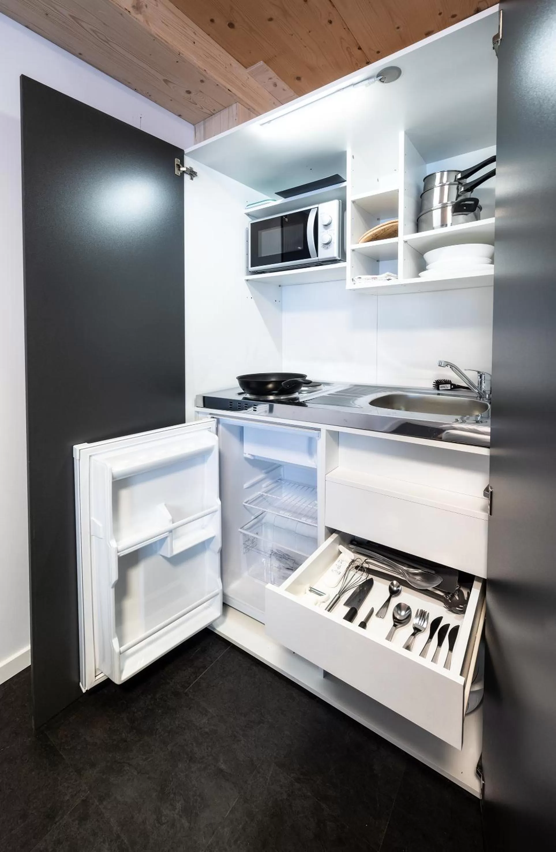 Kitchen/Kitchenette in Boardinghouse-Landau