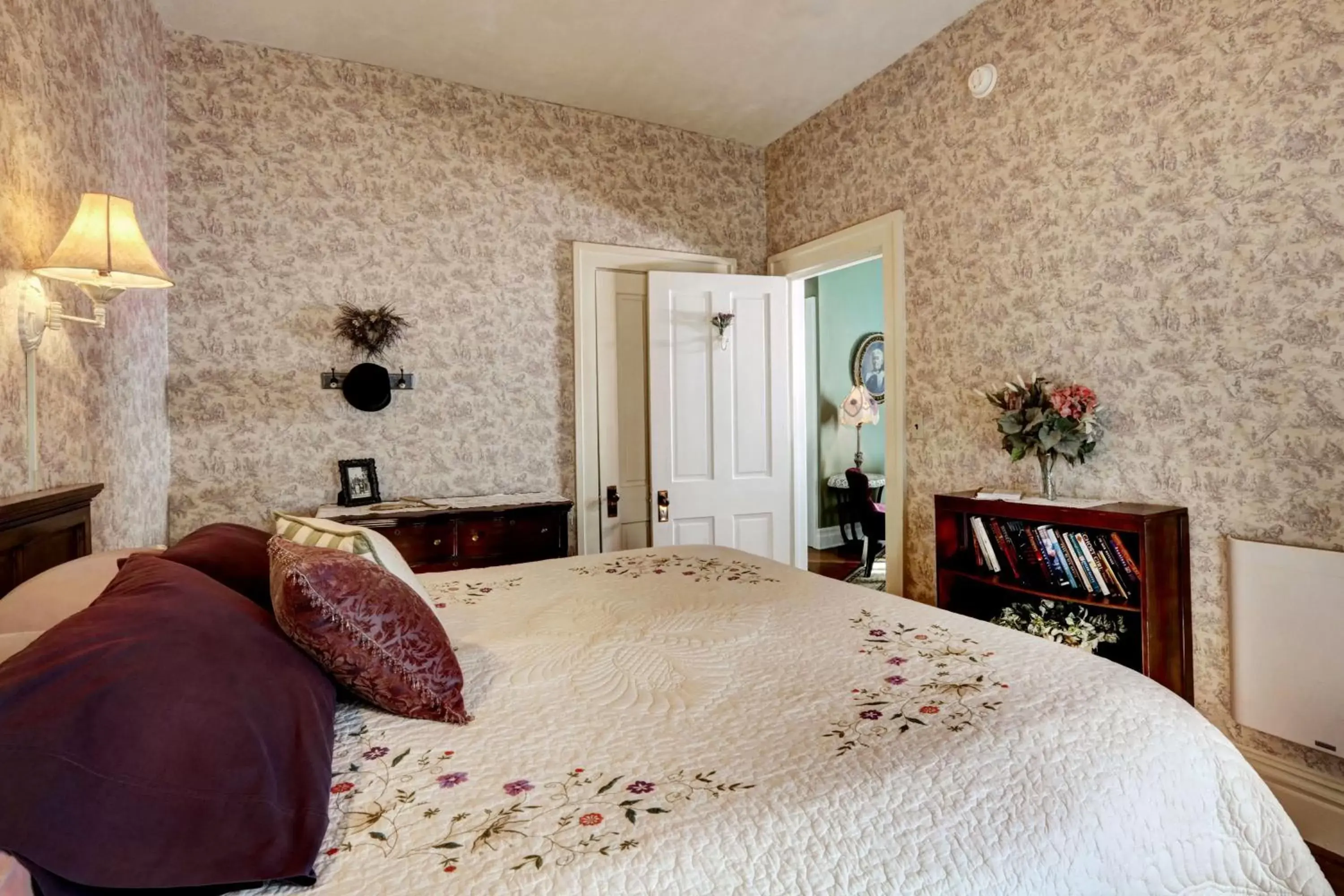 Bed in Barrister's Bed & Breakfast