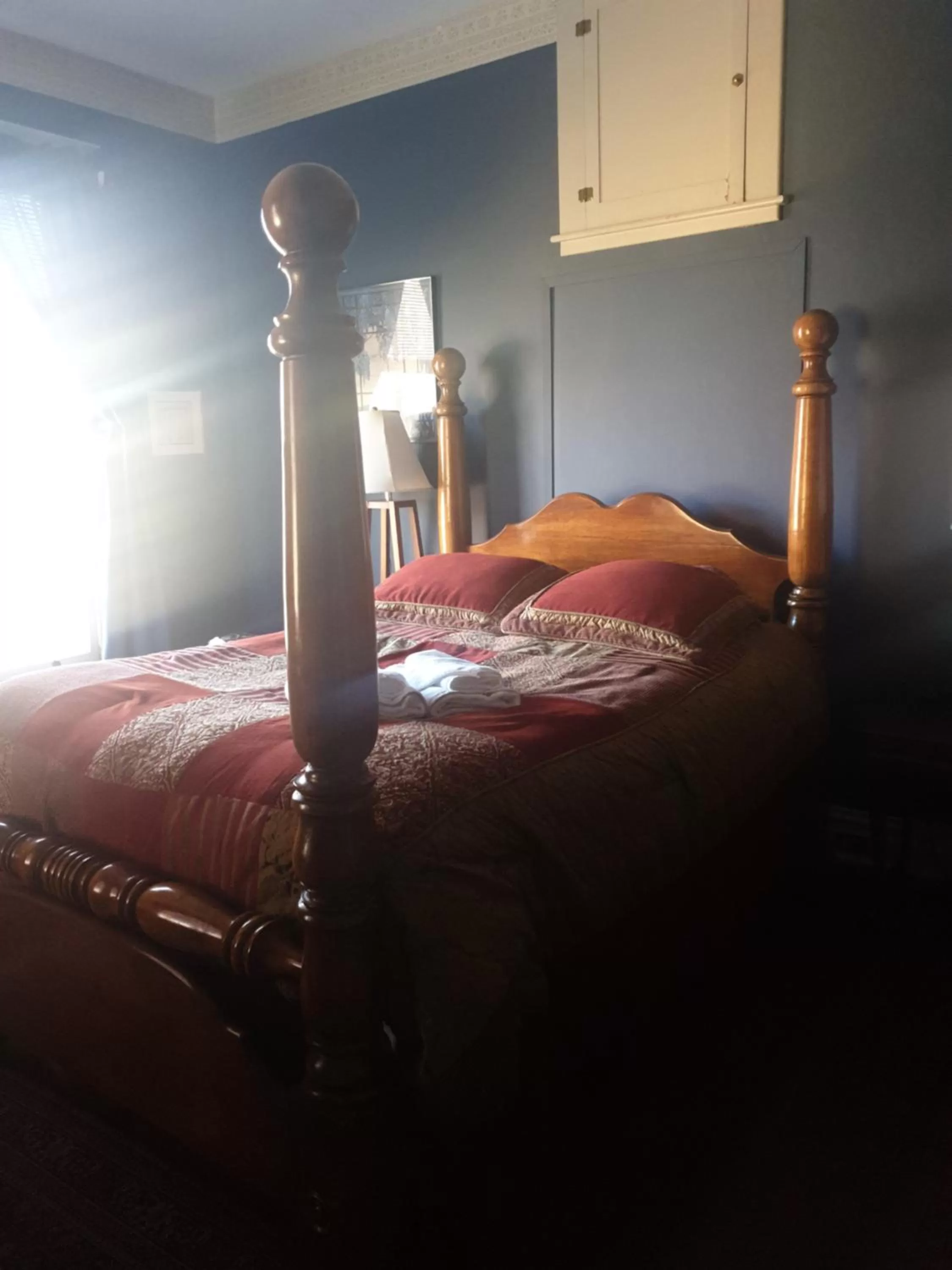 Bed in Ubon Thai Victorian Inn & Restaurant