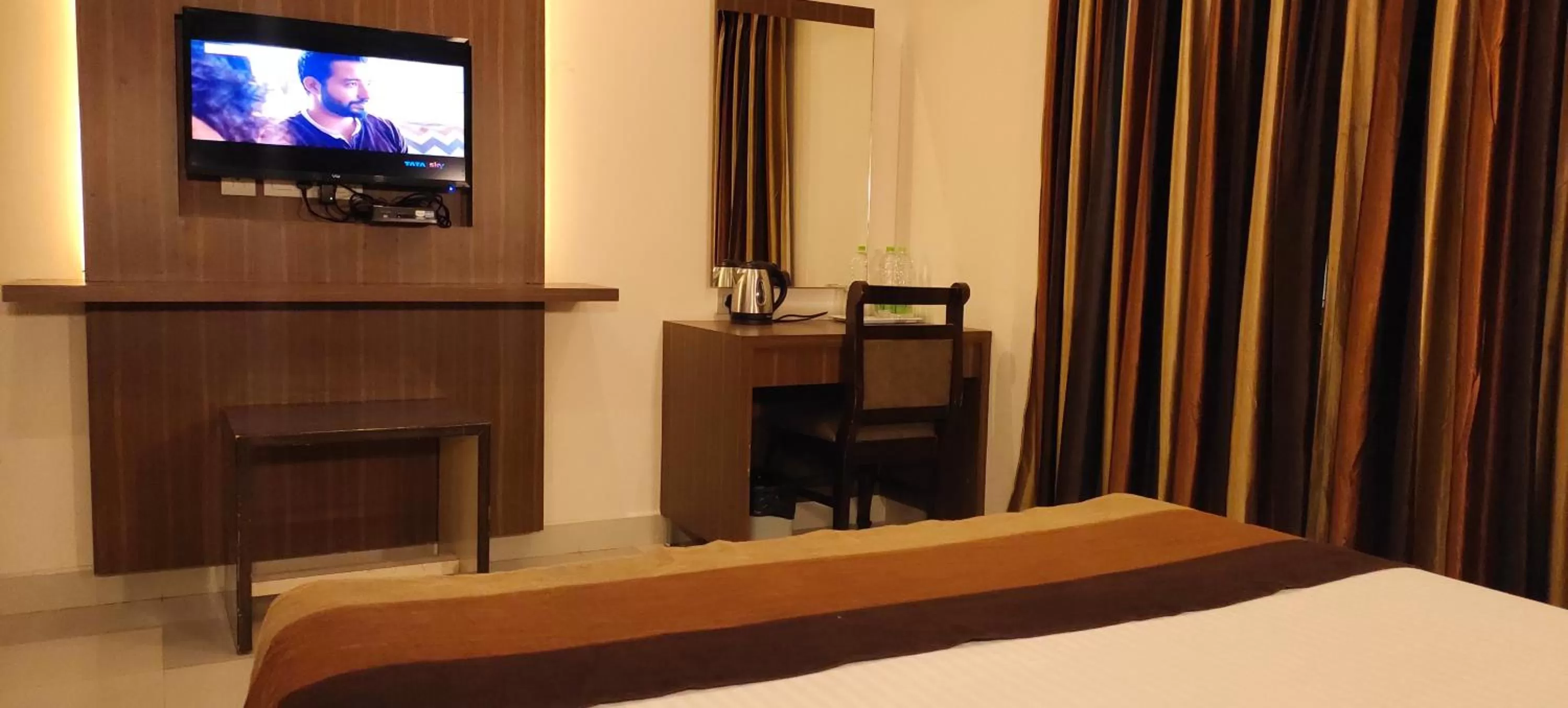 TV and multimedia, Bed in Hotel Deepam