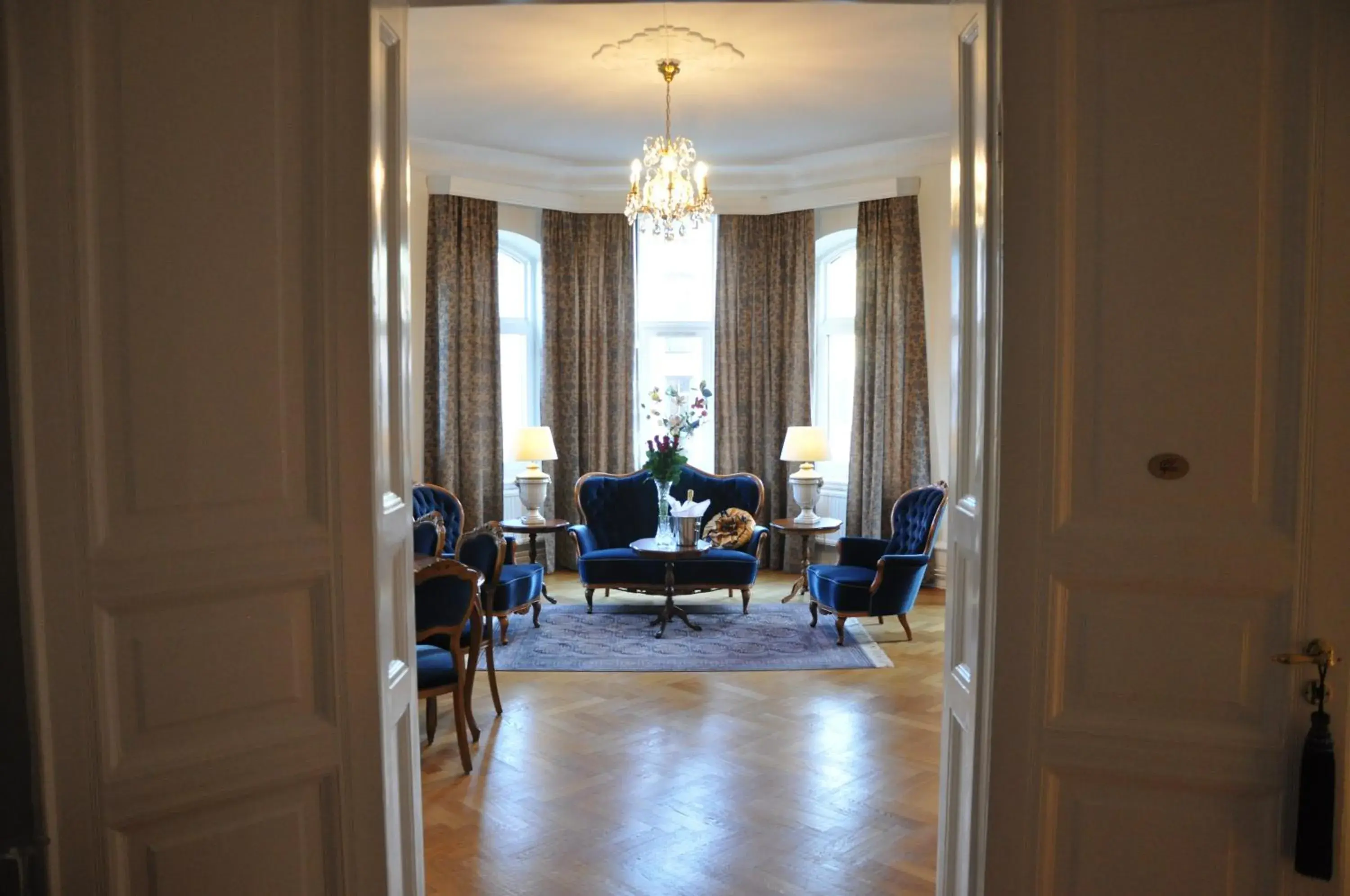 Photo of the whole room, Seating Area in Hotel Continental Relax & Spa