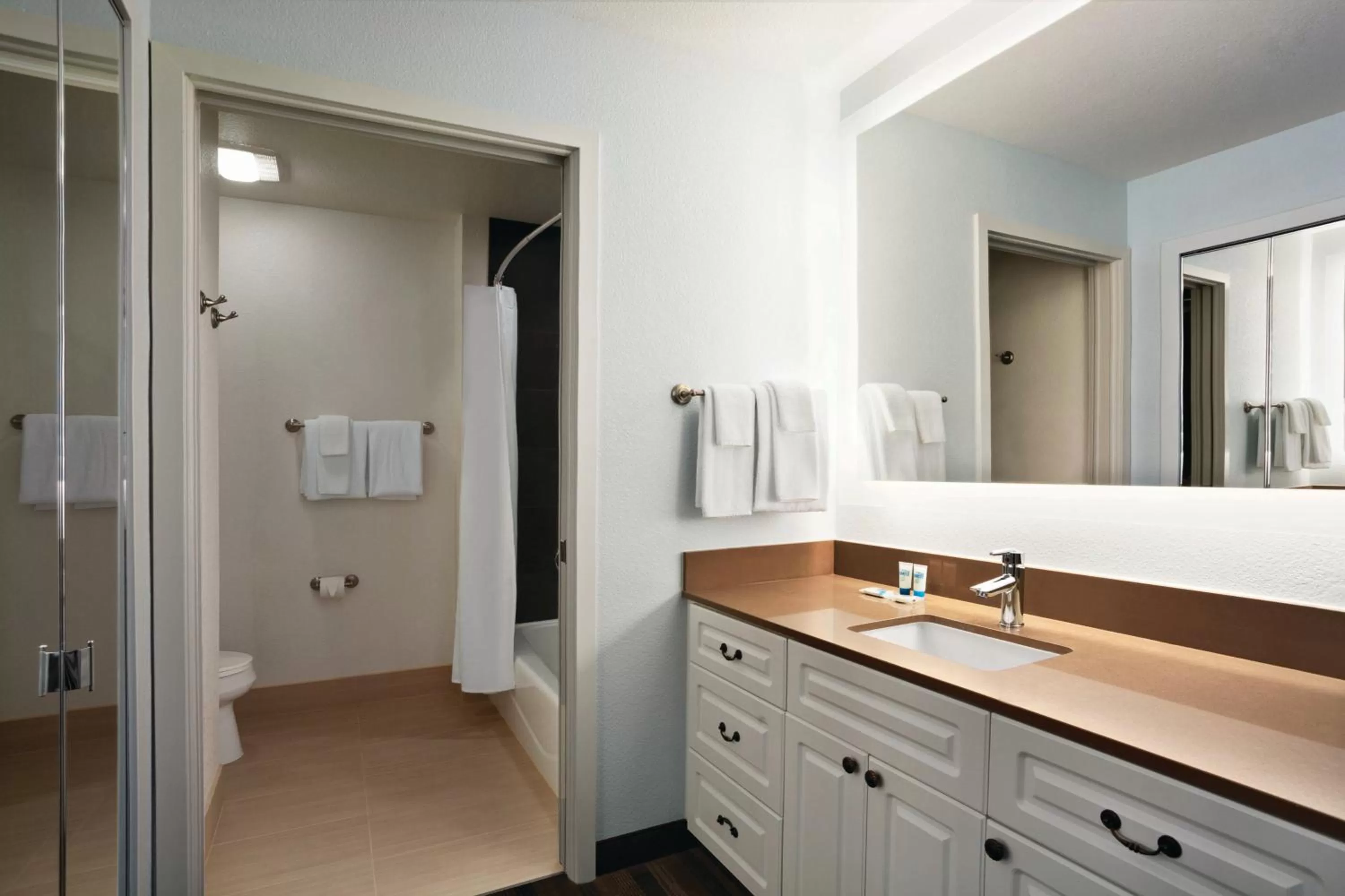 One-Bedroom King Suite in Hyatt House Pleasant Hill