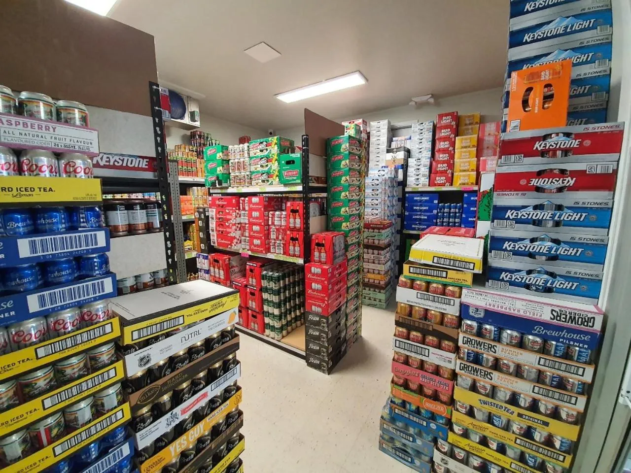 Area and facilities in Sundre Motor Inn