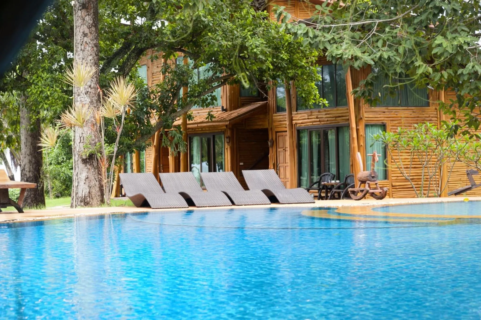 Swimming pool in Blues River Resort