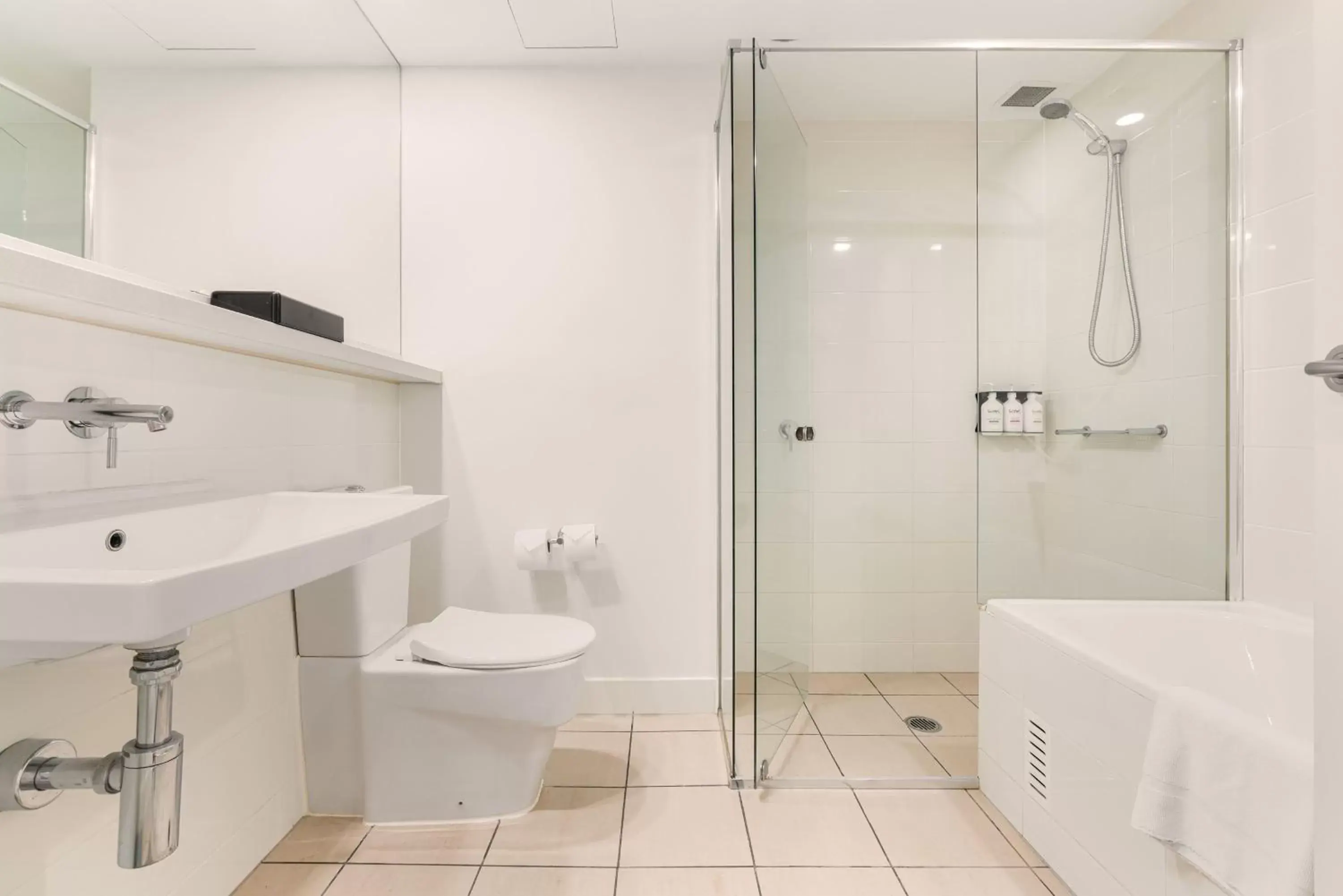 Bathroom in Holiday Inn Darling Harbour, an IHG Hotel