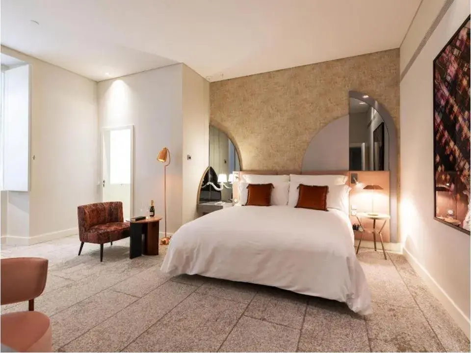 Bedroom, Bed in Convent Square Lisbon, Vignette Collection, an IHG Hotel