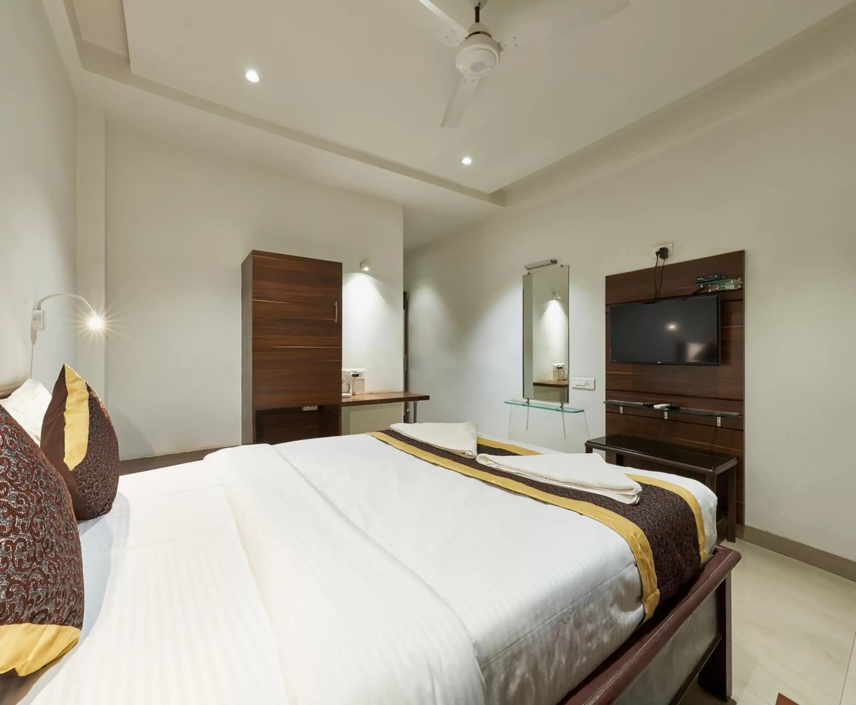 TV and multimedia in Hotel Fortune Inn TV and multimedia in Hotel Fortune Inn