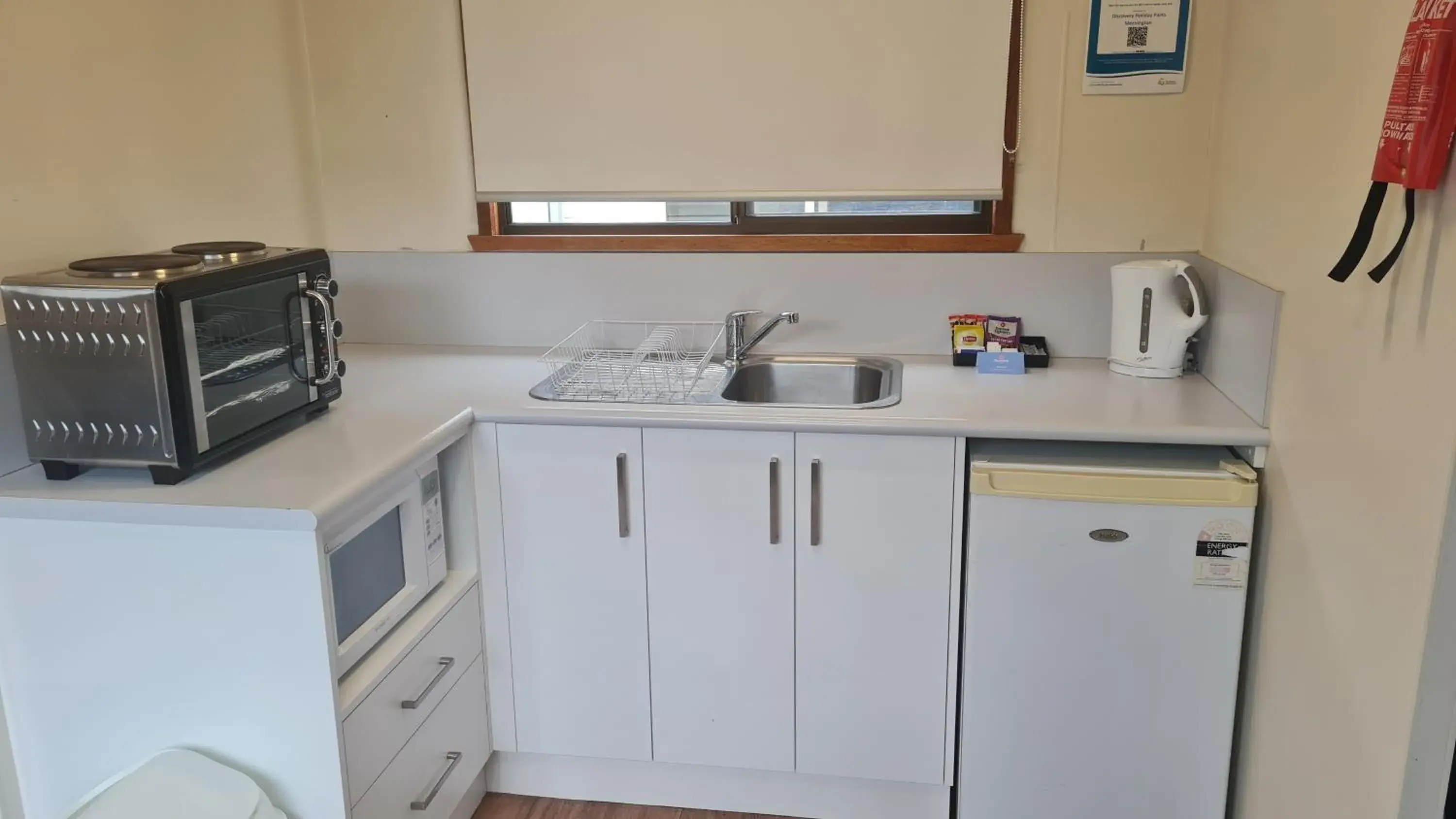 Kitchen or kitchenette, Kitchen/Kitchenette in Discovery Parks - Mornington Hobart