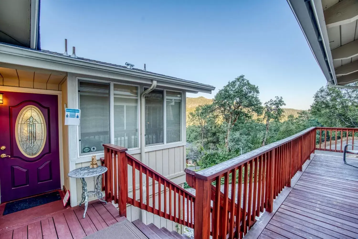 Facade/entrance in A Bed of Roses Facade/entrance in A Bed of Roses