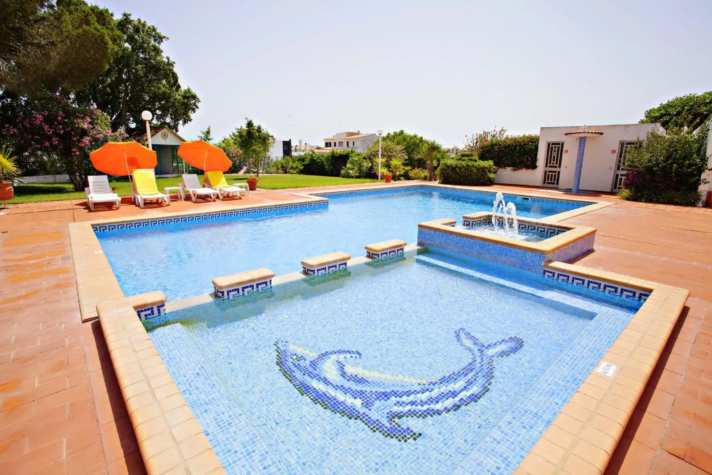 Swimming Pool in Apartamentos Turísticos Gida by Umbral