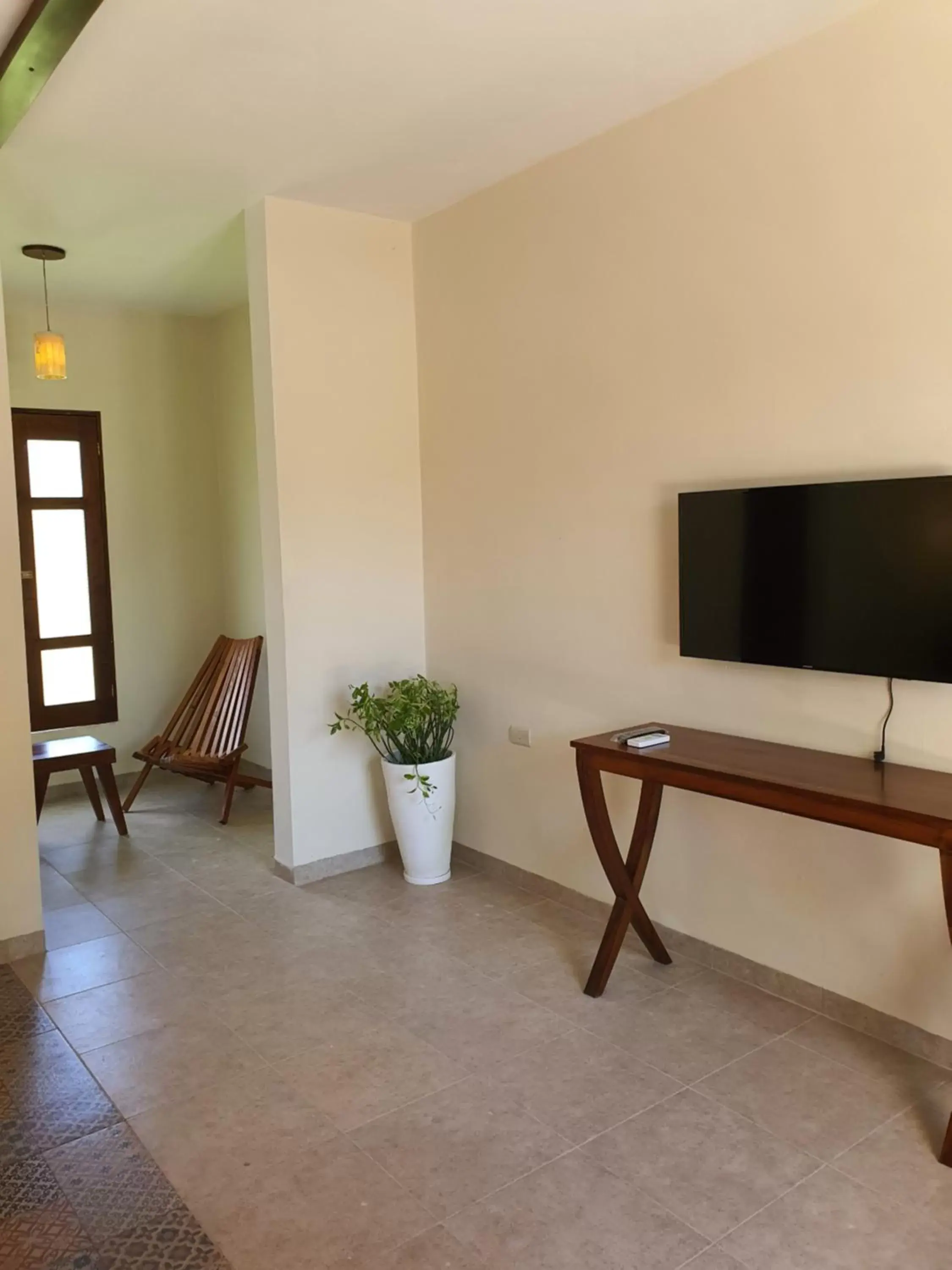 Property building, TV/Entertainment Center in Hacienda María Elena Yucatán