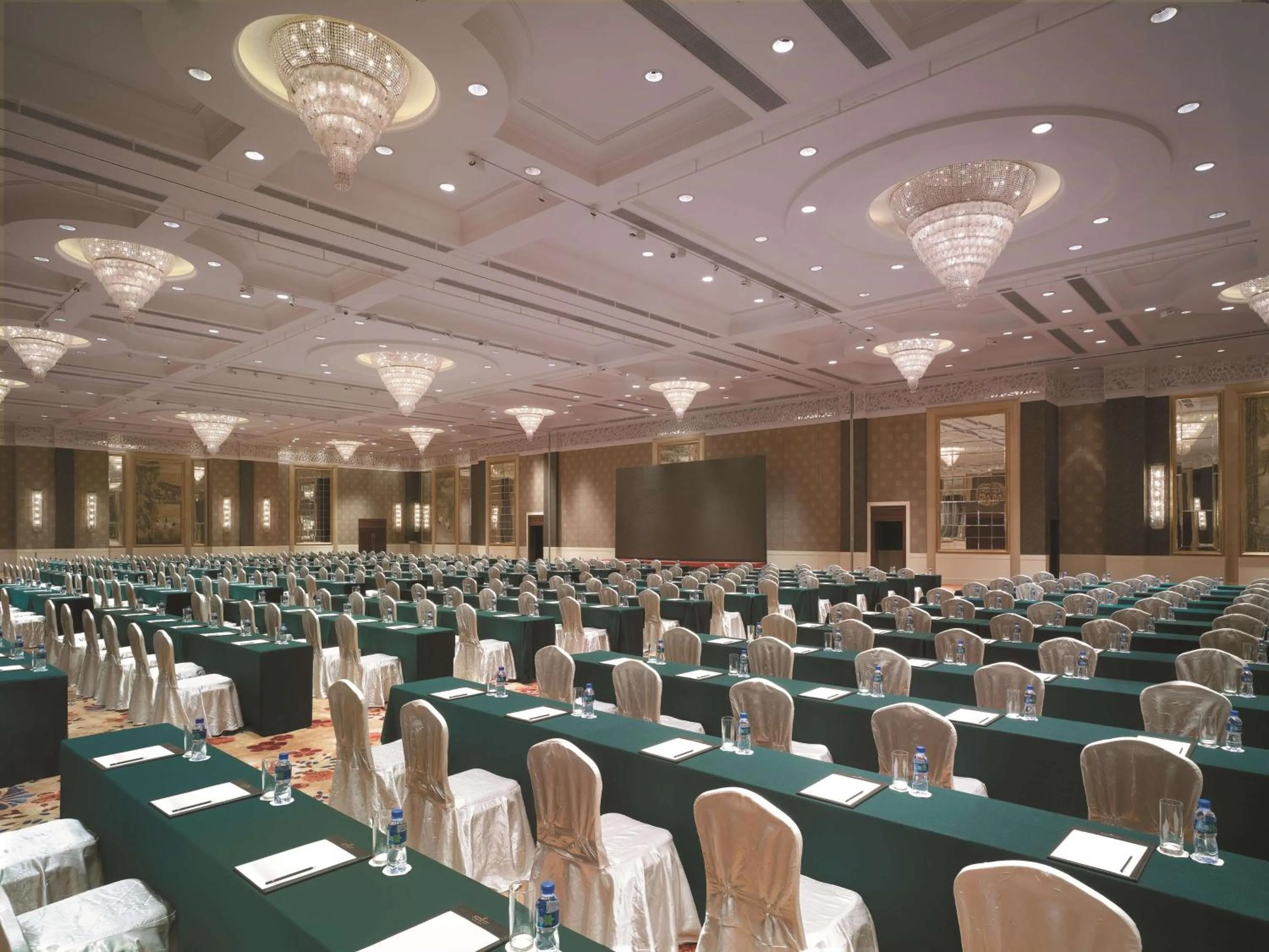 Photo of the whole room in Shangri-La Hotel, Wuhan