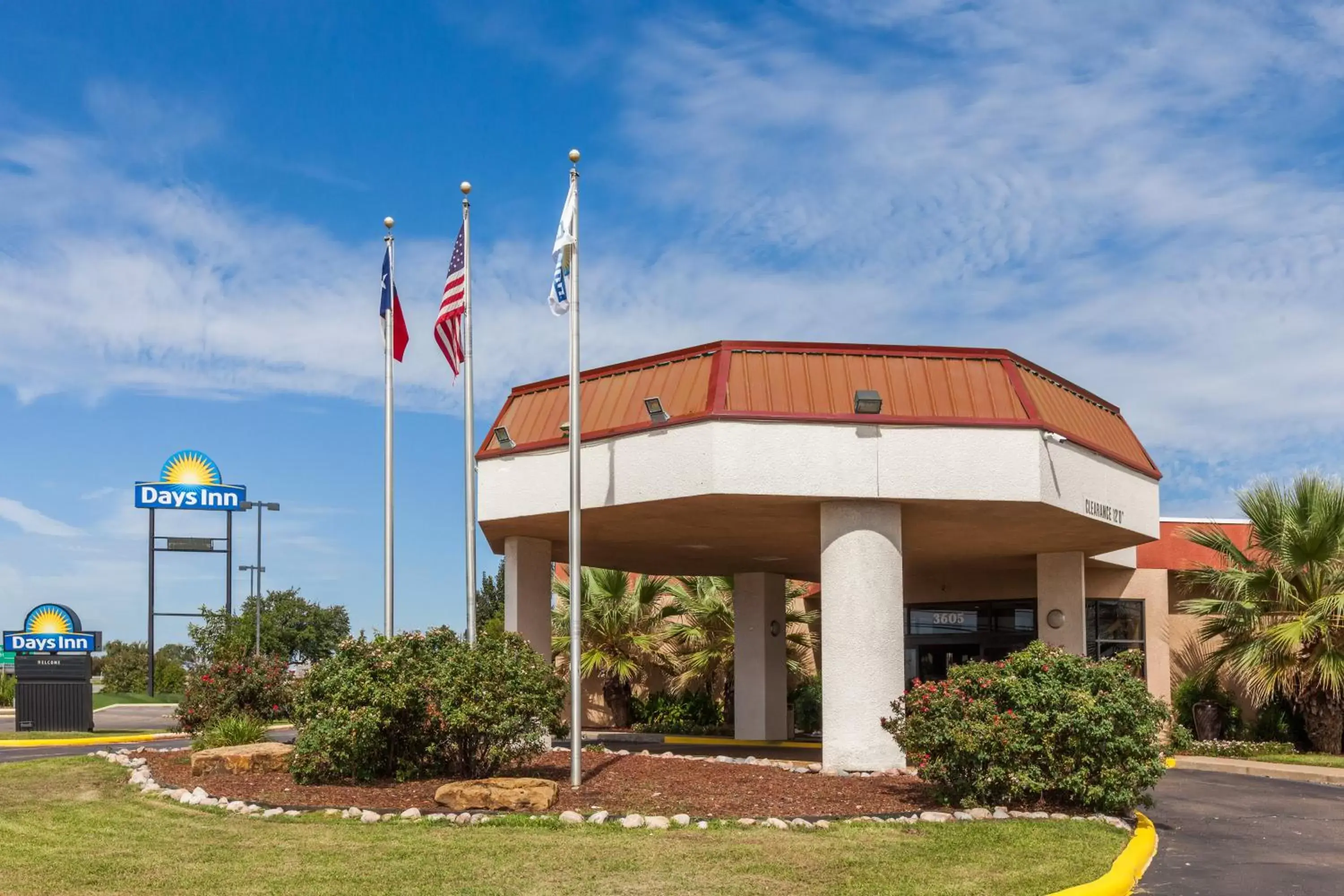 Facade/entrance in Days Inn by Wyndham Sherman Facade/entrance in Days Inn by Wyndham Sherman