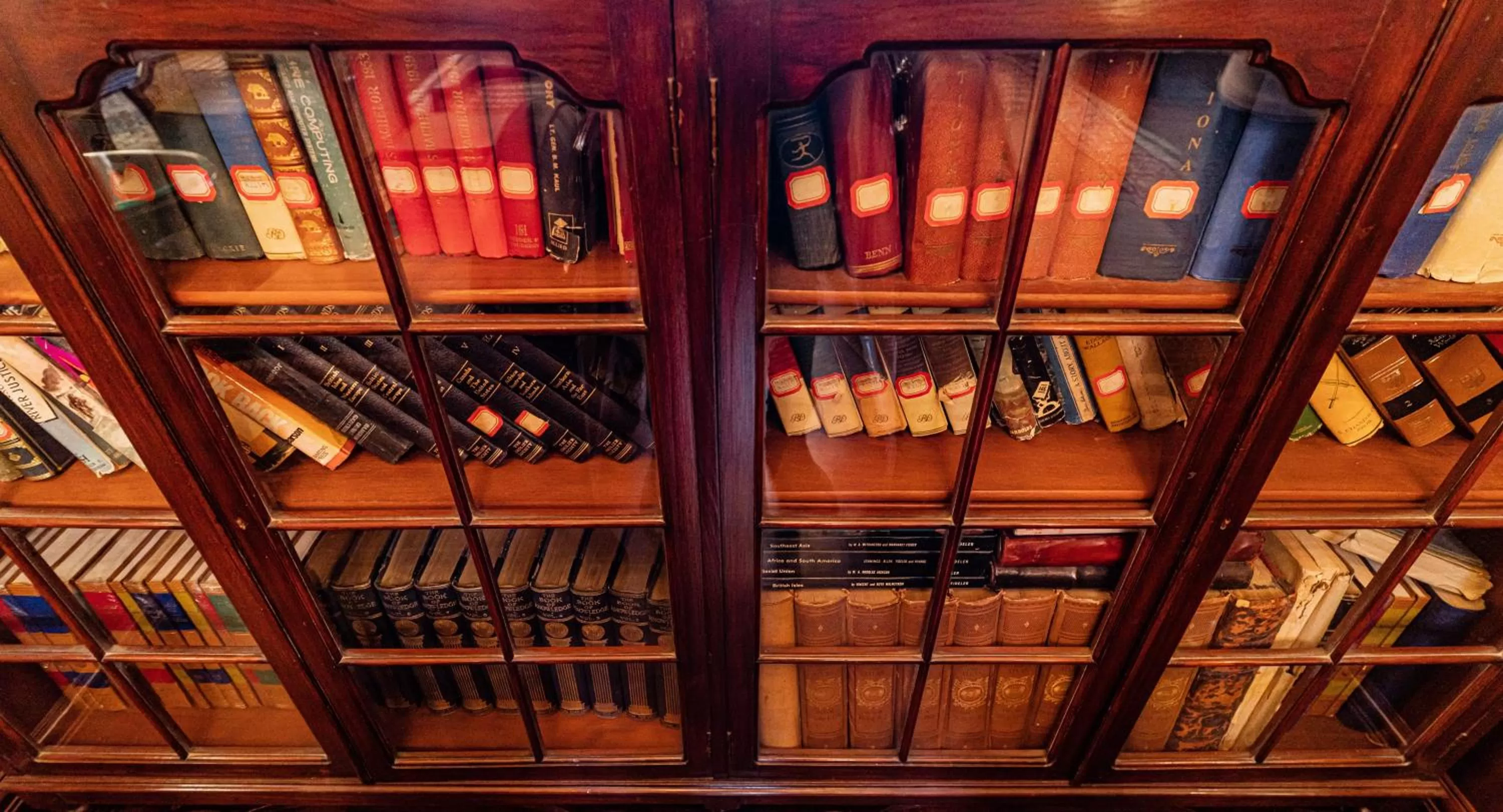 Library in Ajit Bhawan - A Palace Resort