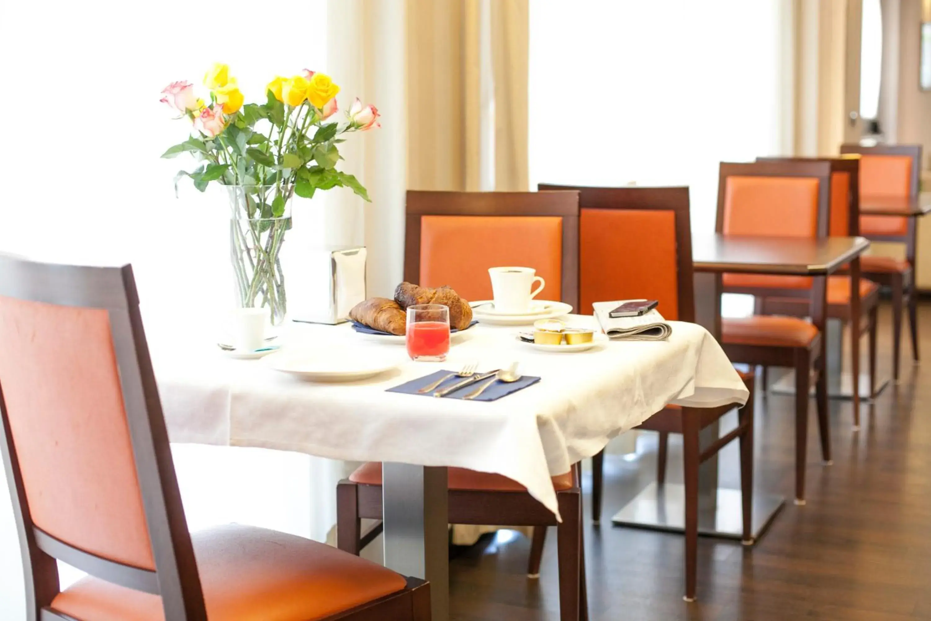 Restaurant/places to eat in Hotel 2C Restaurant/places to eat in Hotel 2C