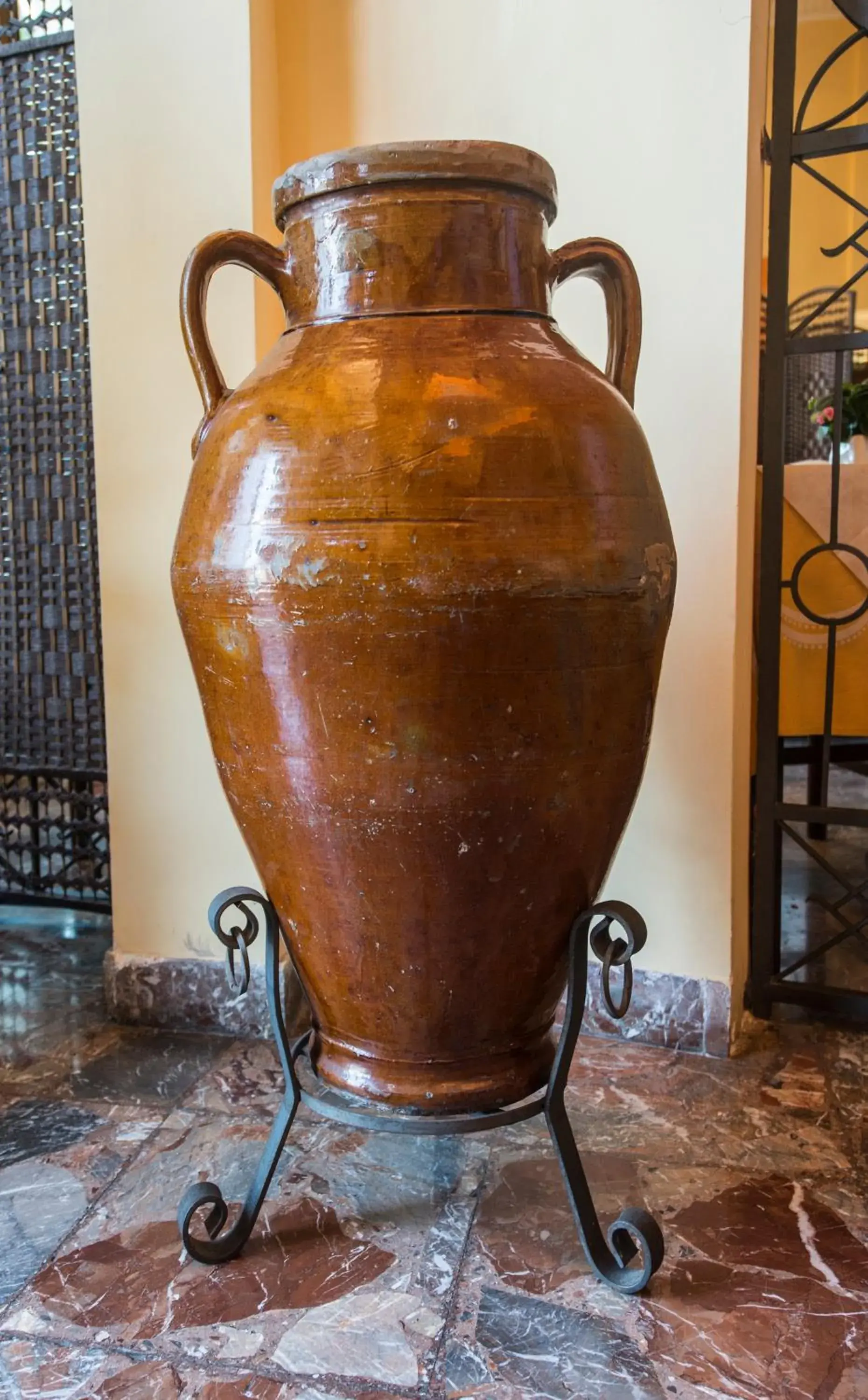 Decorative detail in Jonic Hotel Mazzarò