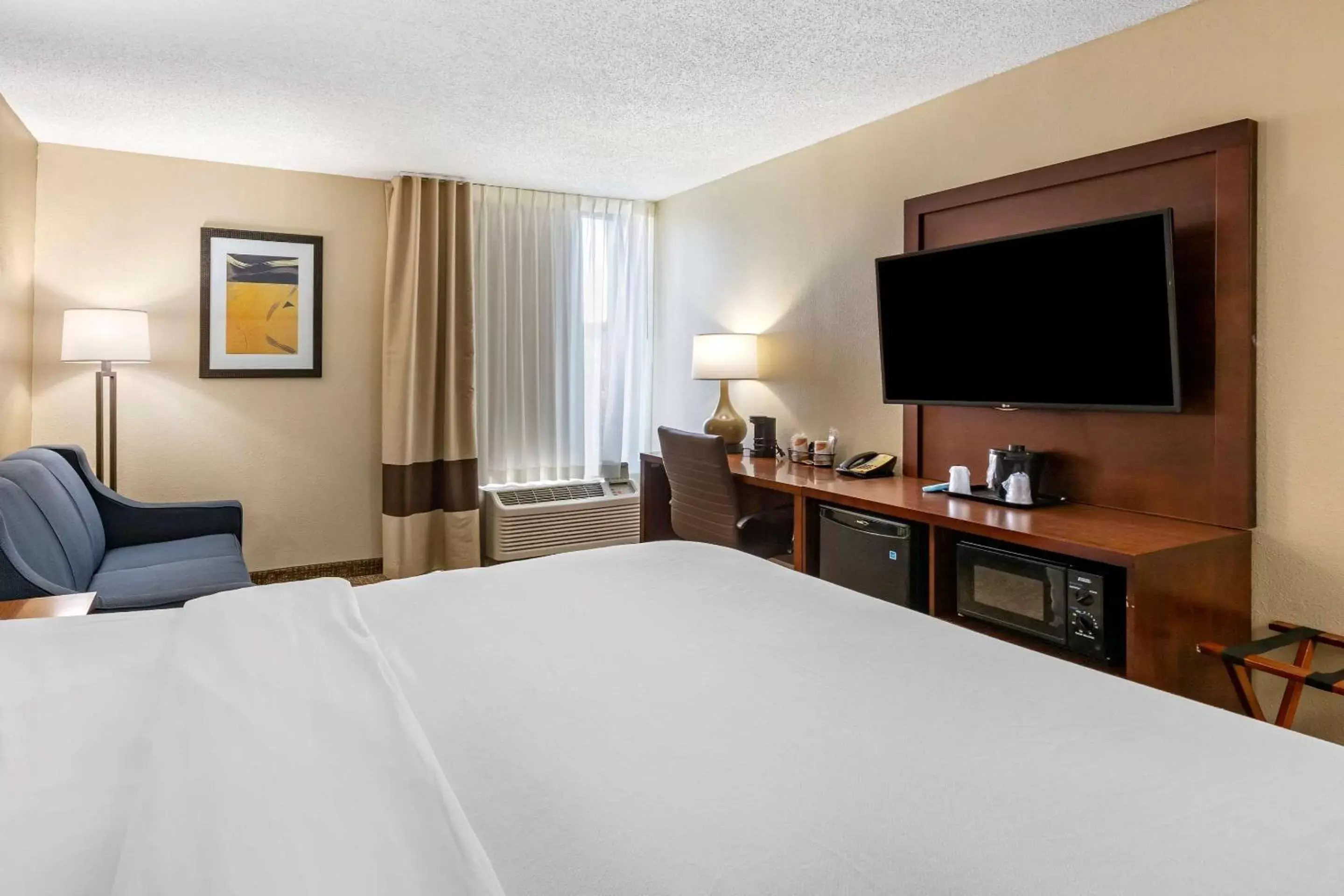 Bedroom, Bed in Comfort Inn Laurinburg